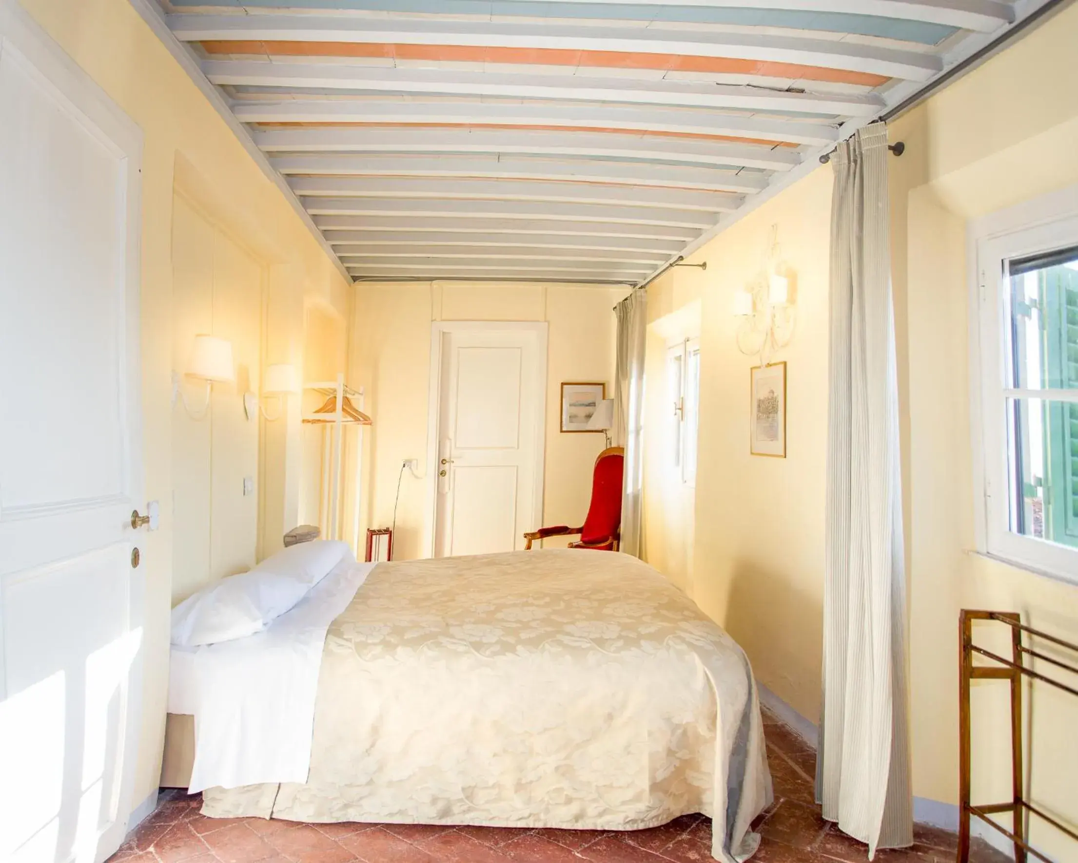 Bed in Hotel Villa Sermolli
