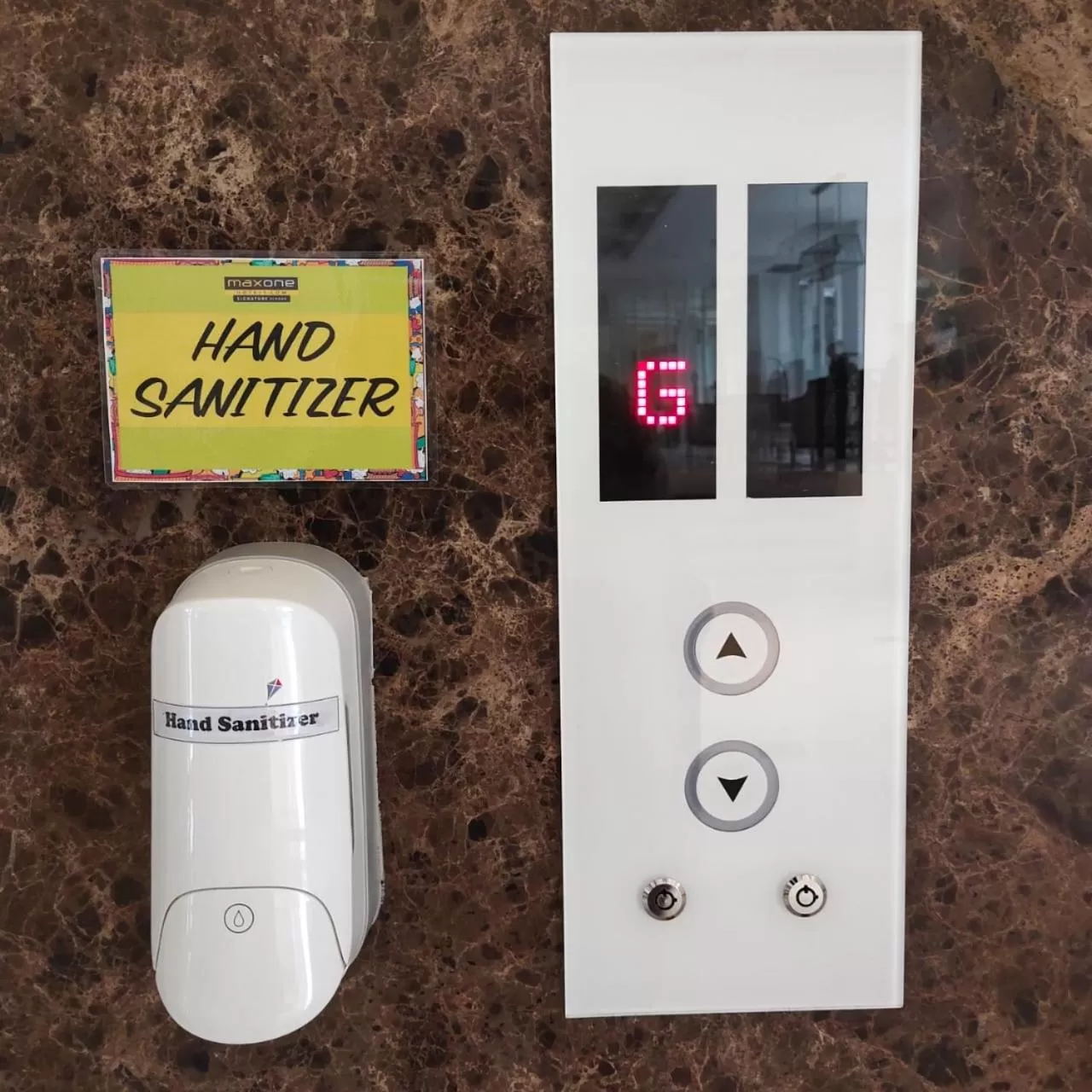 Logo/Certificate/Sign in MaxOne Signature Glodok Jakarta