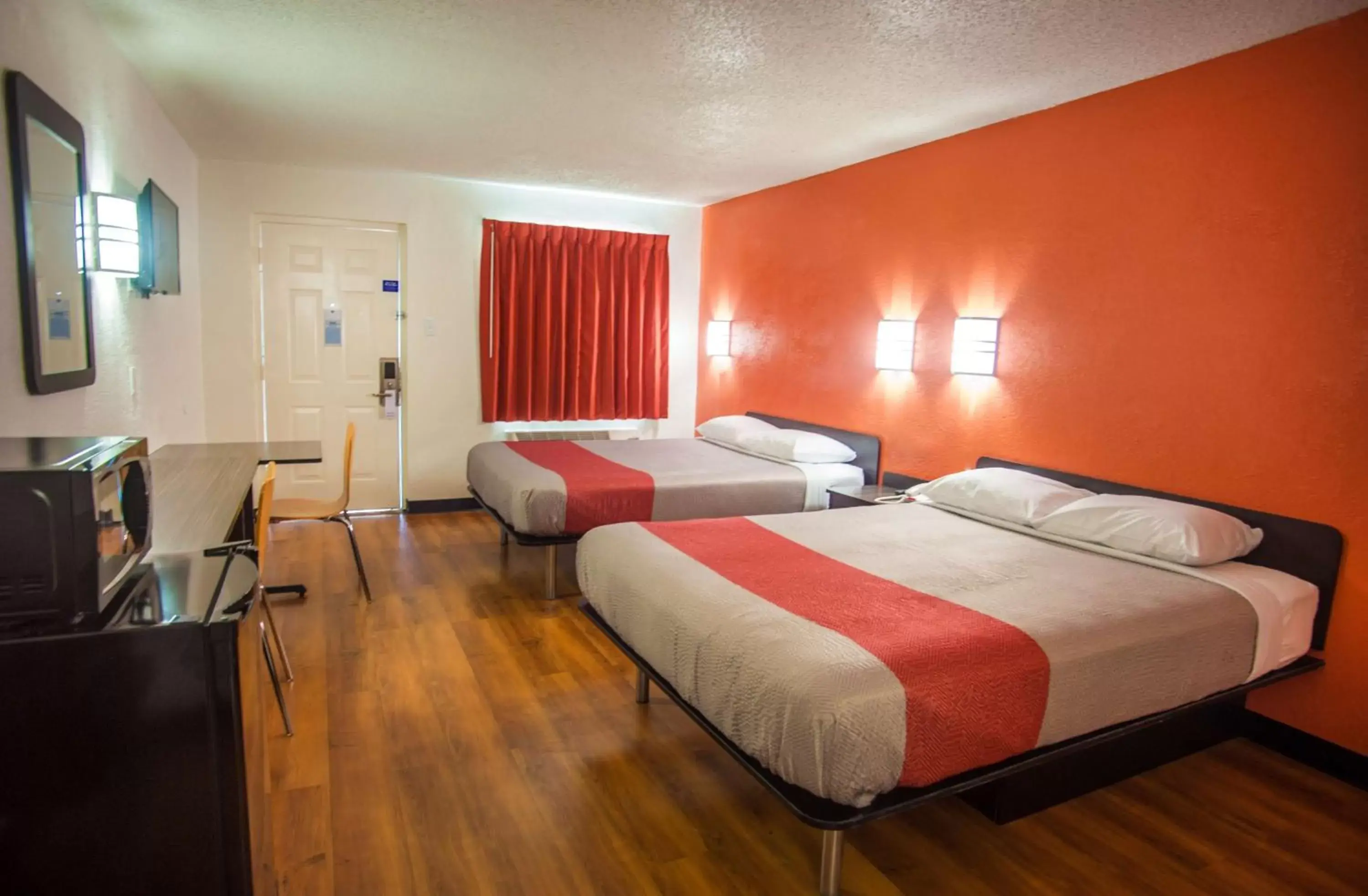 Photo of the whole room, Bed in Motel 6-Corsicana, TX