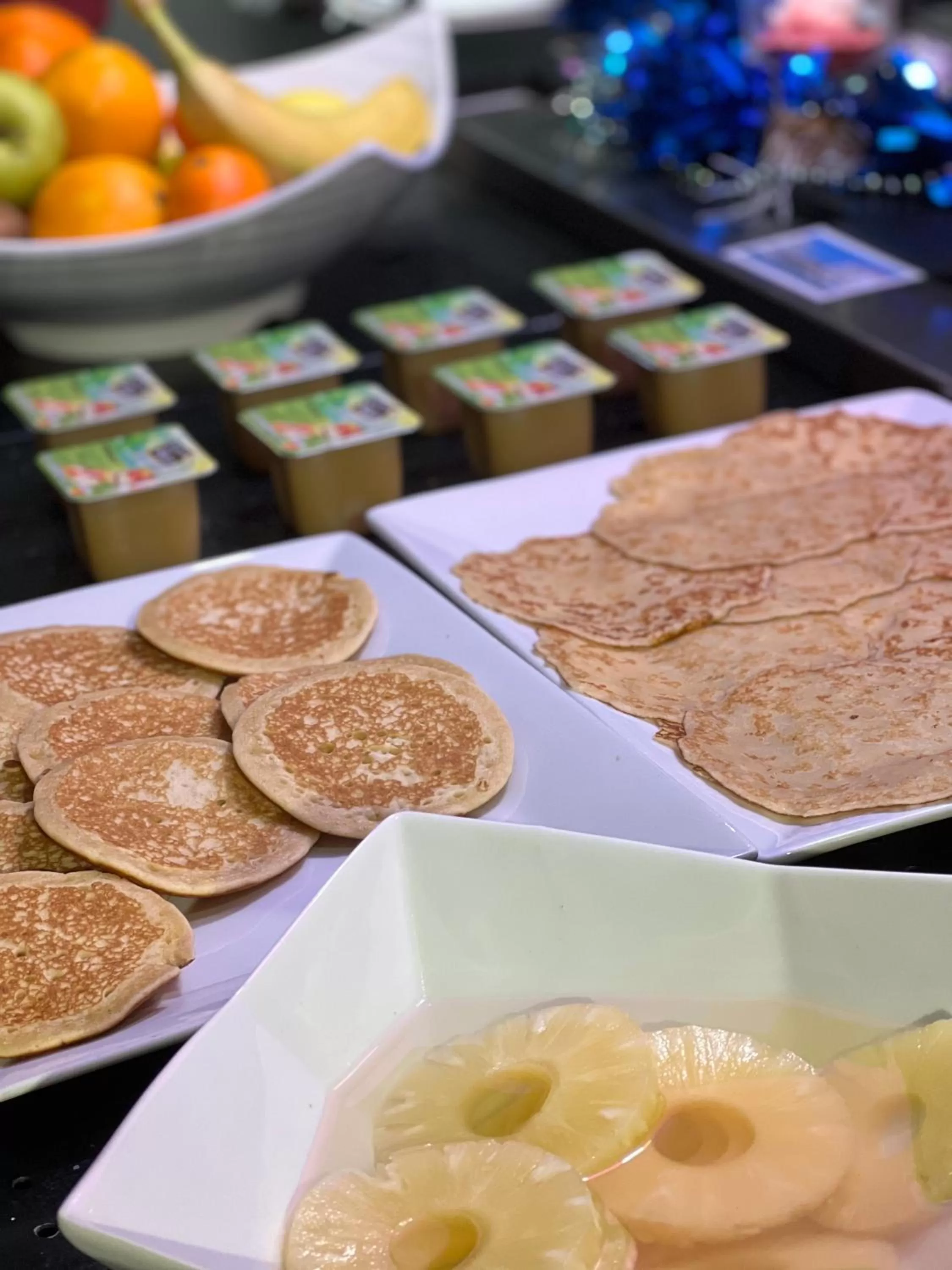 Buffet breakfast in Hôtel restaurant Kyriad Fréjus