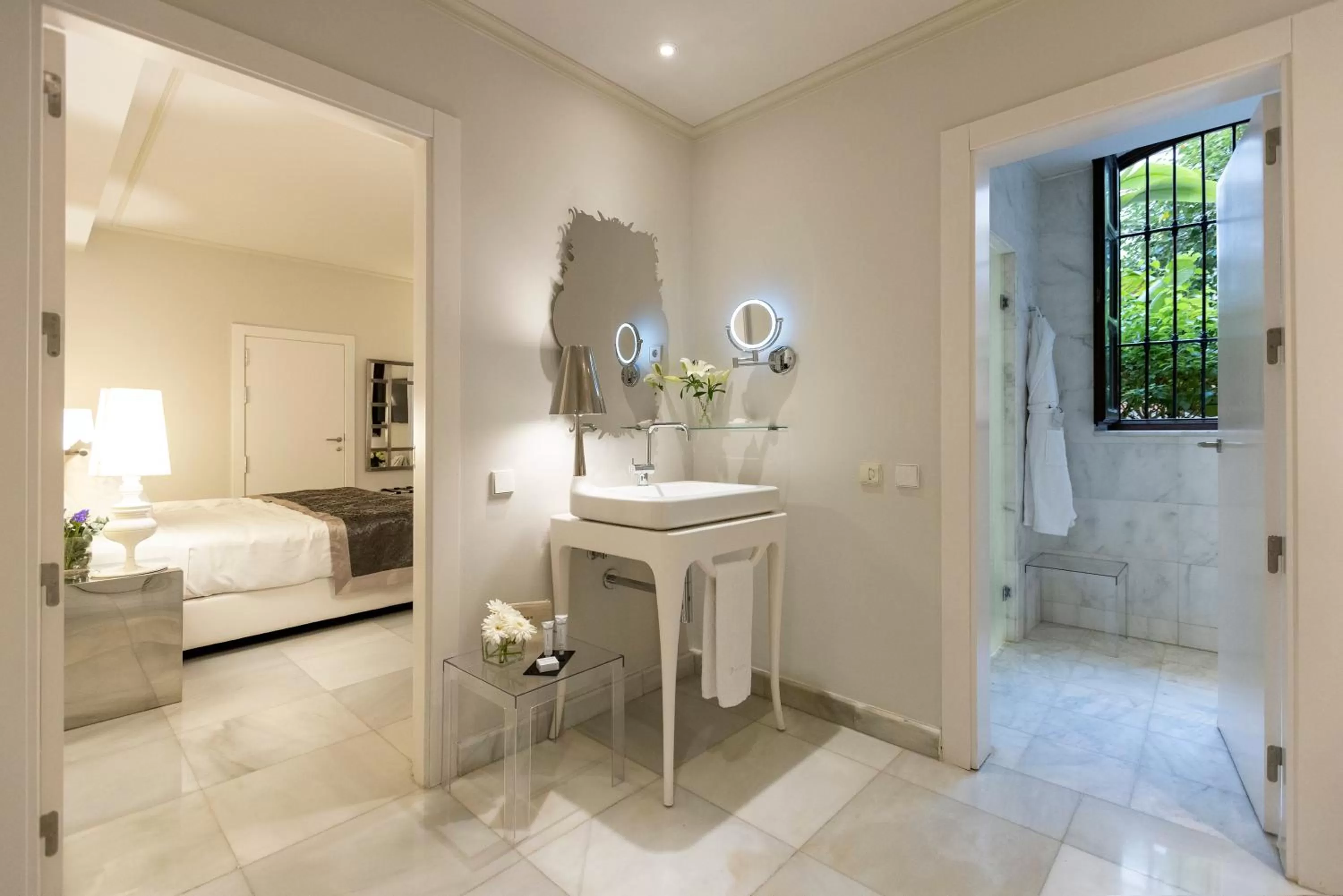 Photo of the whole room, Bed in Hospes Palacio de los Patos, a Member of Design Hotels