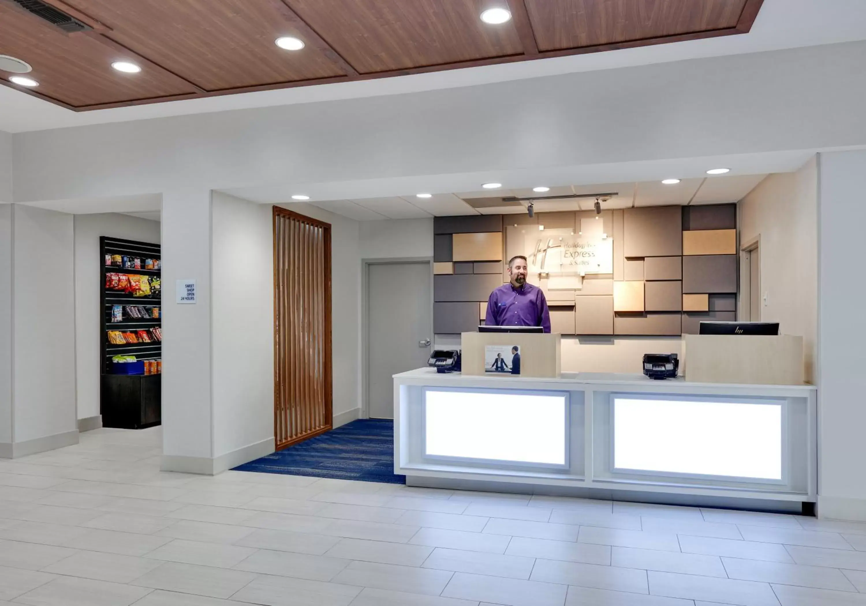 Property building, Lobby/Reception in Holiday Inn Express Hotel & Suites Cleburne, an IHG Hotel