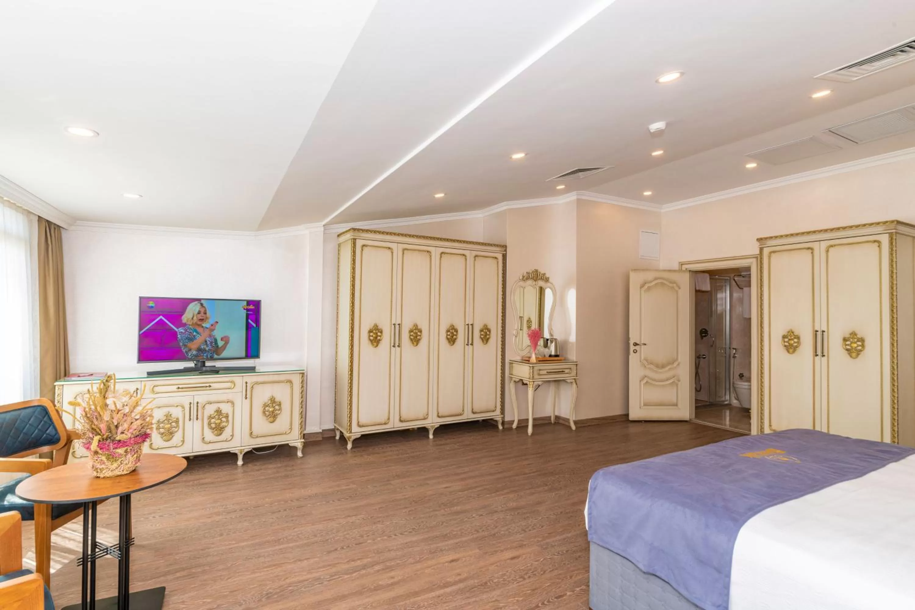 Photo of the whole room, Bed in Almadina Hotel Istanbul