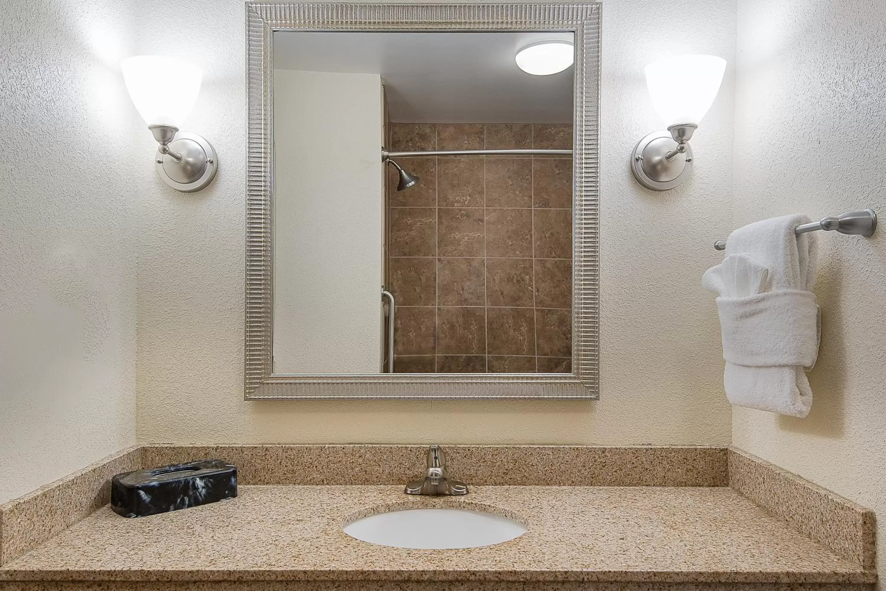 Photo of the whole room, Bathroom in Holiday Inn Express and Suites Lafayette East, an IHG Hotel