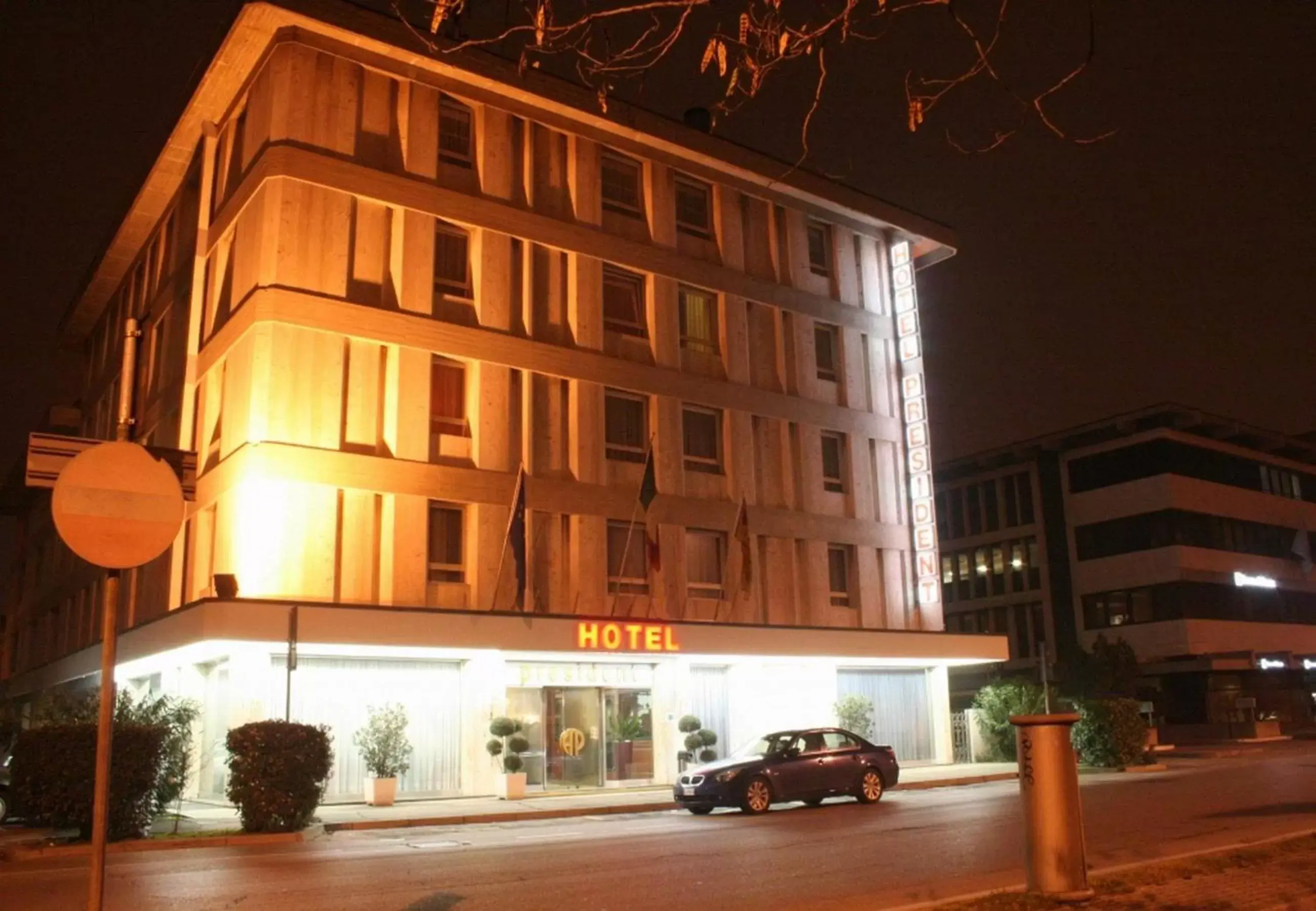 Facade/entrance, Property Building in Hotel President