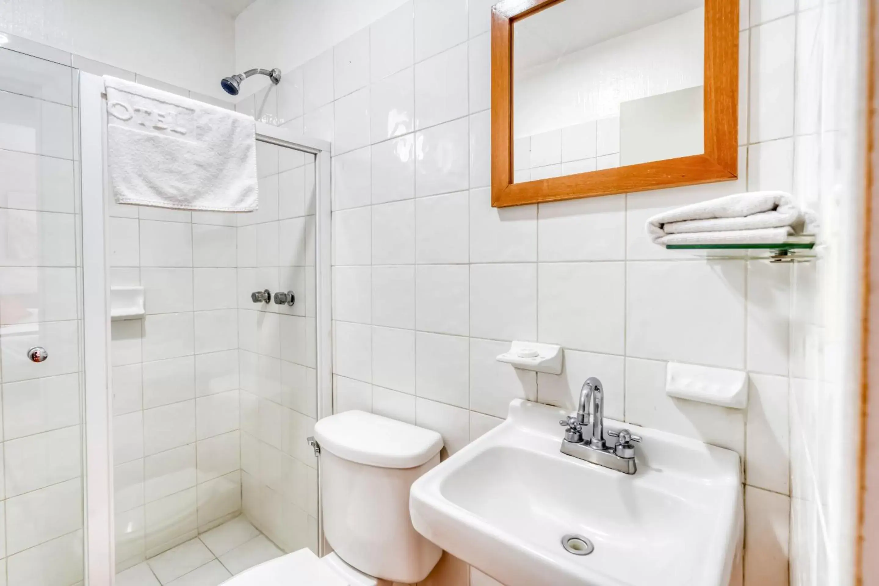 Toilet, Bathroom in Hotel Arana