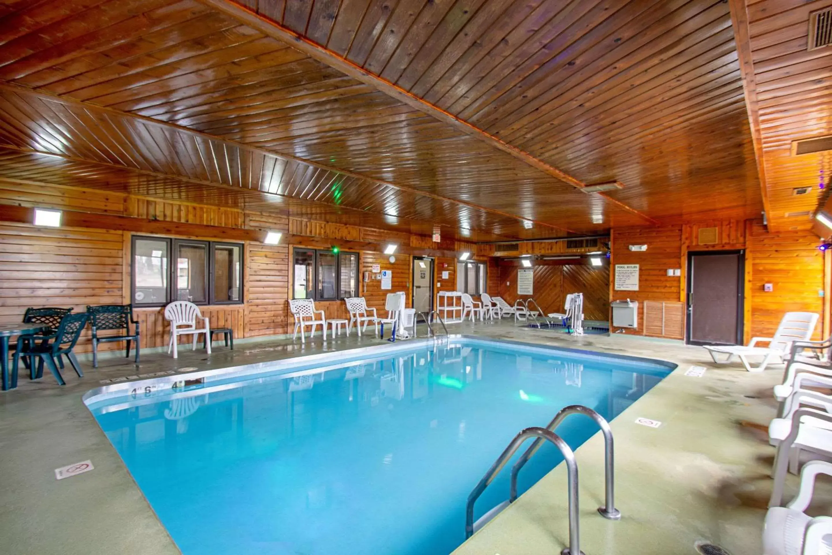 On site, Swimming Pool in Quality Inn Sheboygan