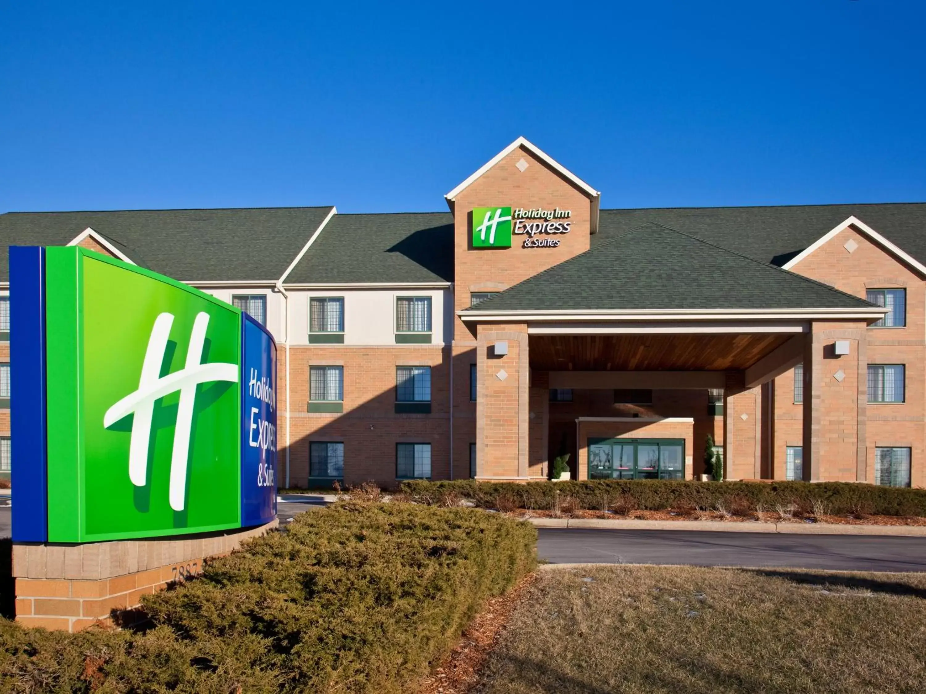 Property building in Holiday Inn Express Hotel & Suites Pleasant Prairie-Kenosha by IHG Property building in Holiday Inn Express Hotel & Suites Pleasant Prairie-Kenosha by IHG