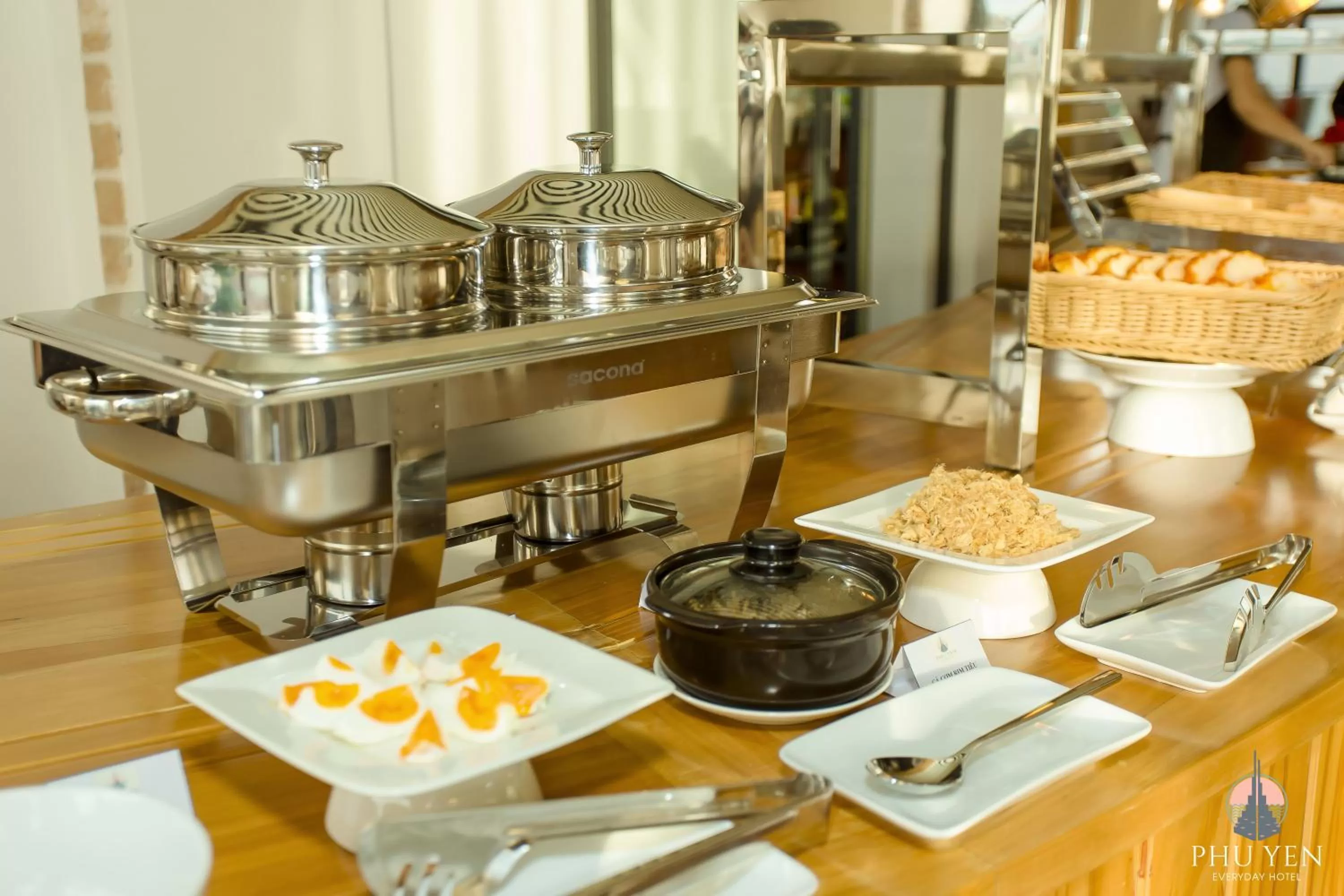 Restaurant/places to eat in PHÚ YÊN EVERYDAY HOTEL