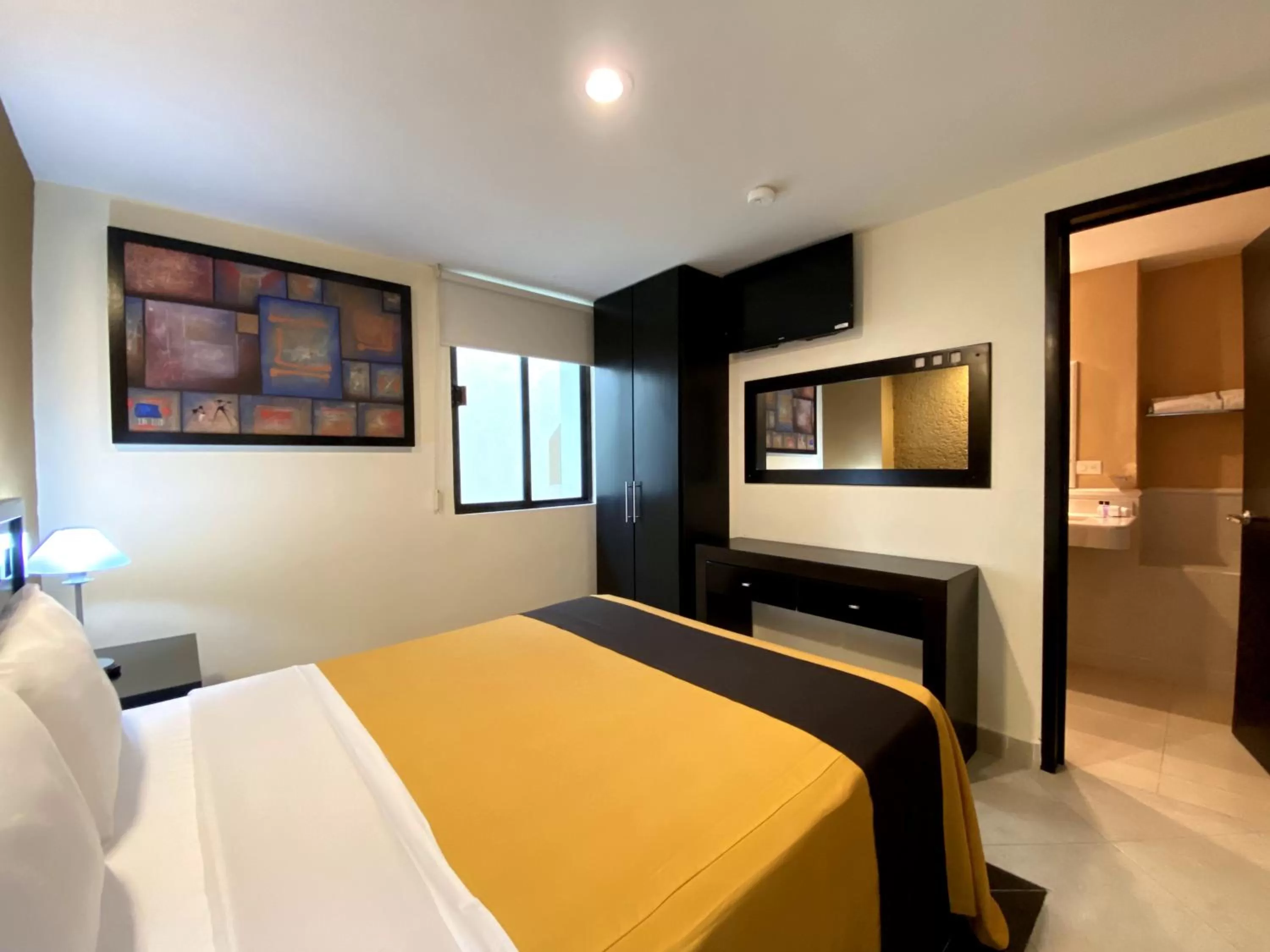 Photo of the whole room, Bed in Hotel Escala Puebla Centro