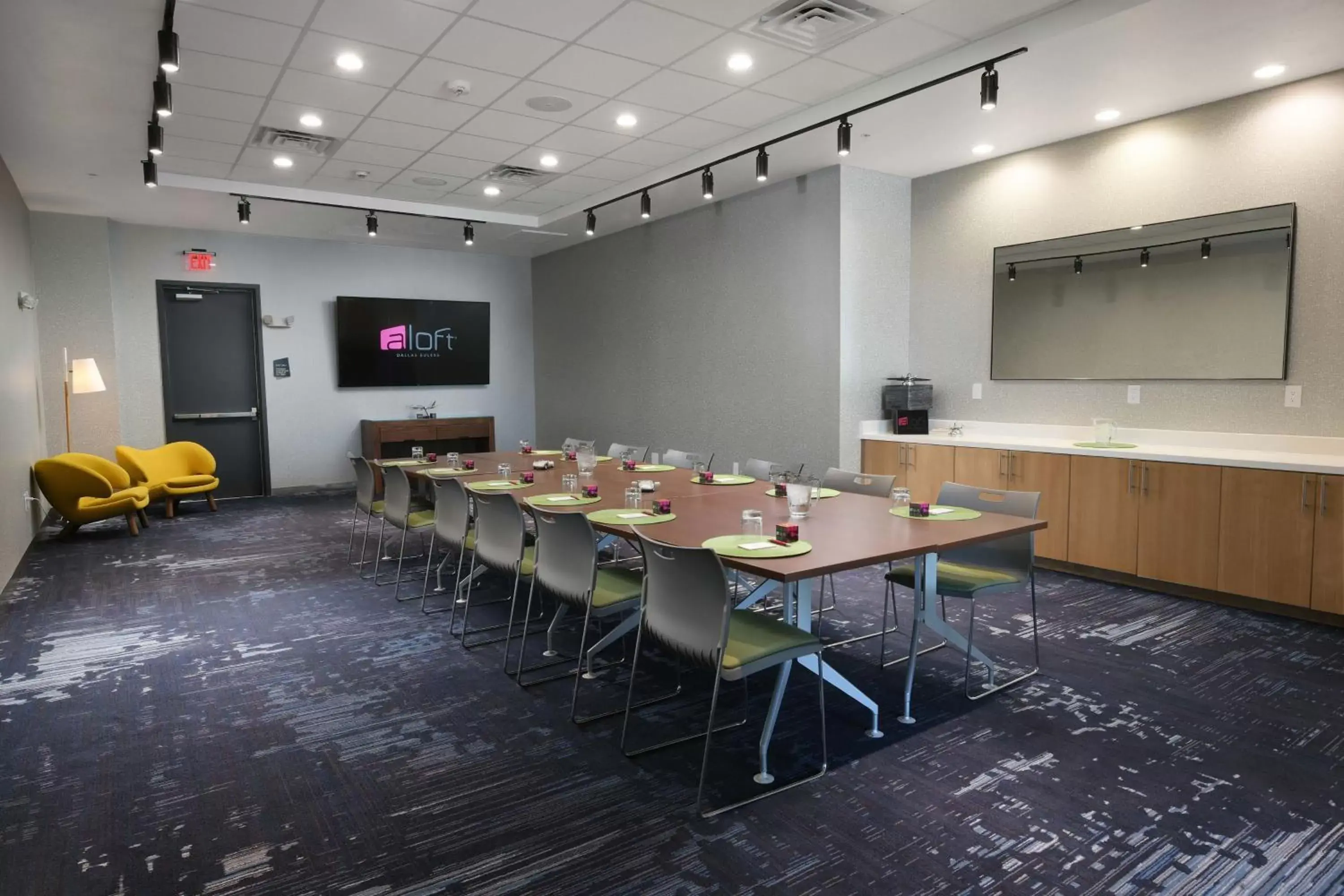 Meeting/conference room in Aloft Dallas Euless