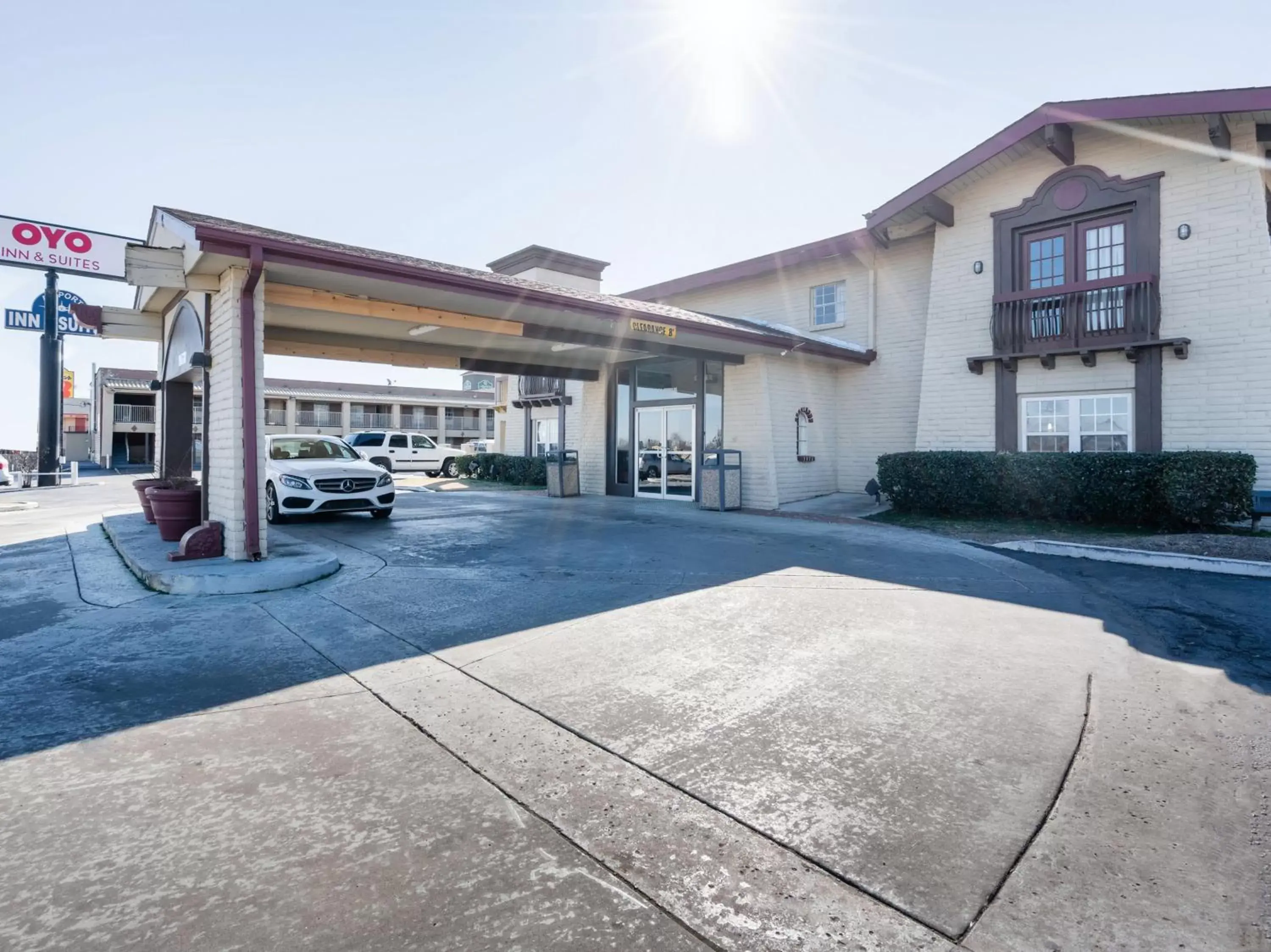 Facade/entrance, Property Building in OYO Hotel Tulsa N Sheridan Rd & Airport