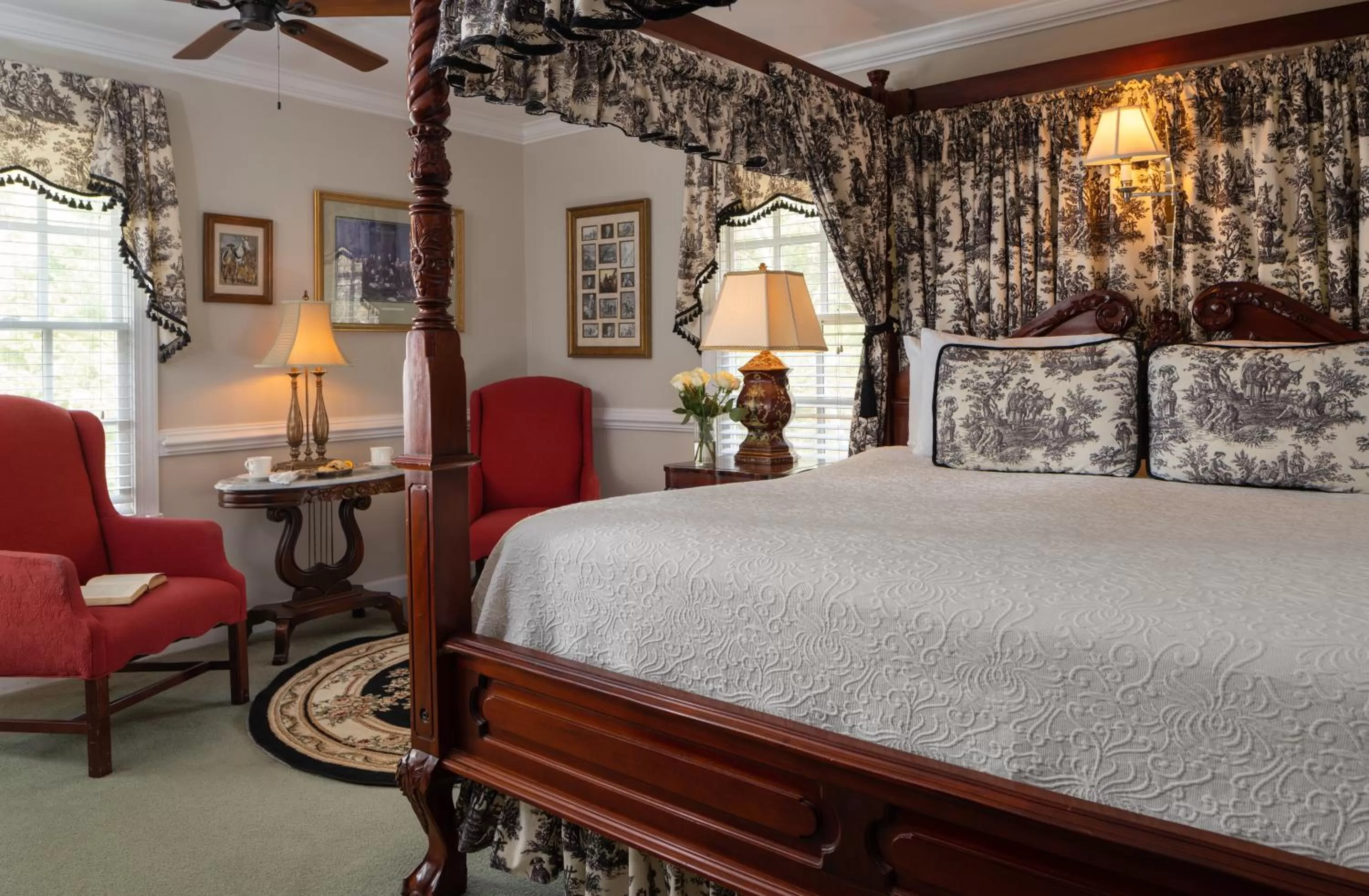 Bed in A Williamsburg White House Inn