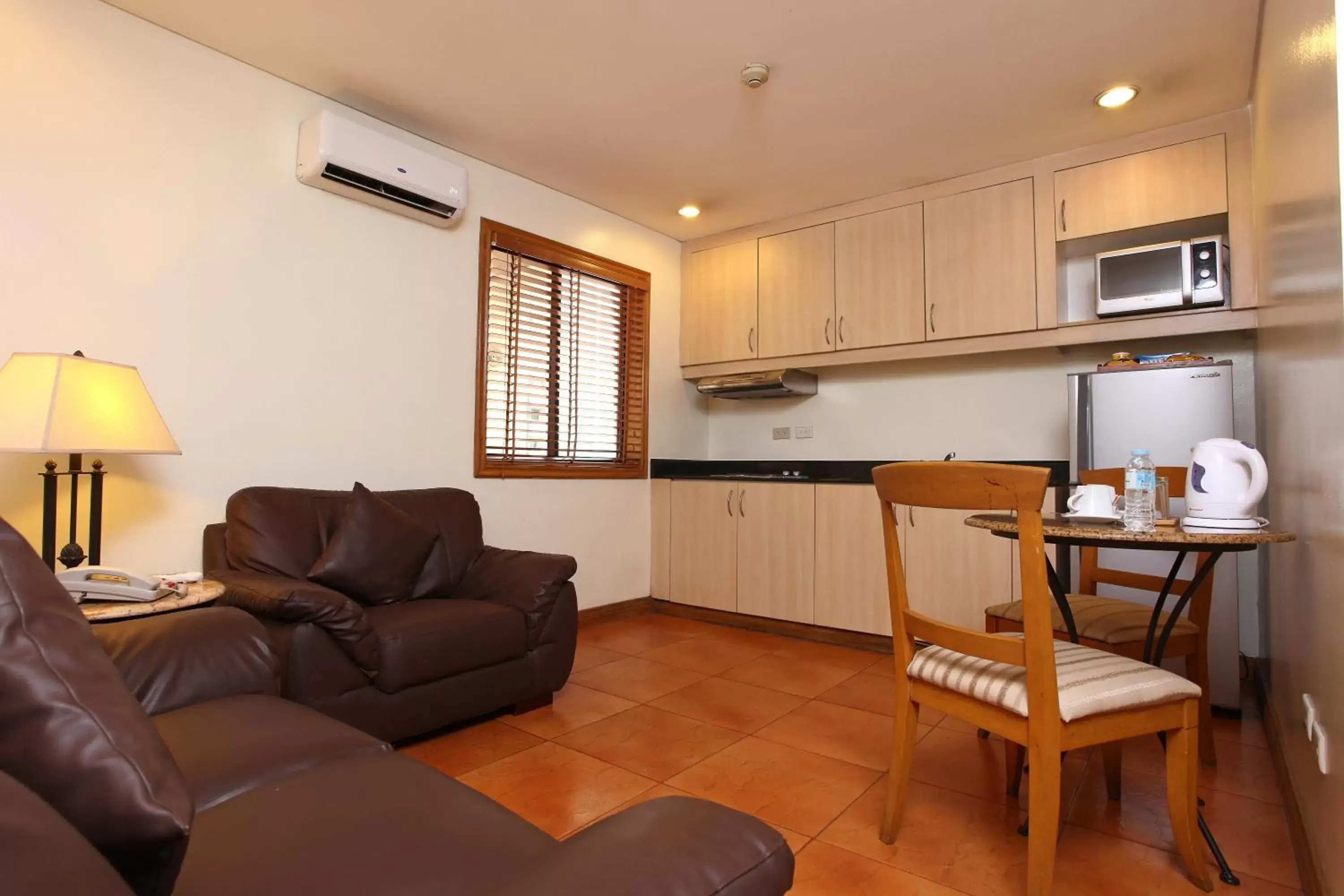 Kitchen or kitchenette, Kitchen/Kitchenette in City Garden Suites