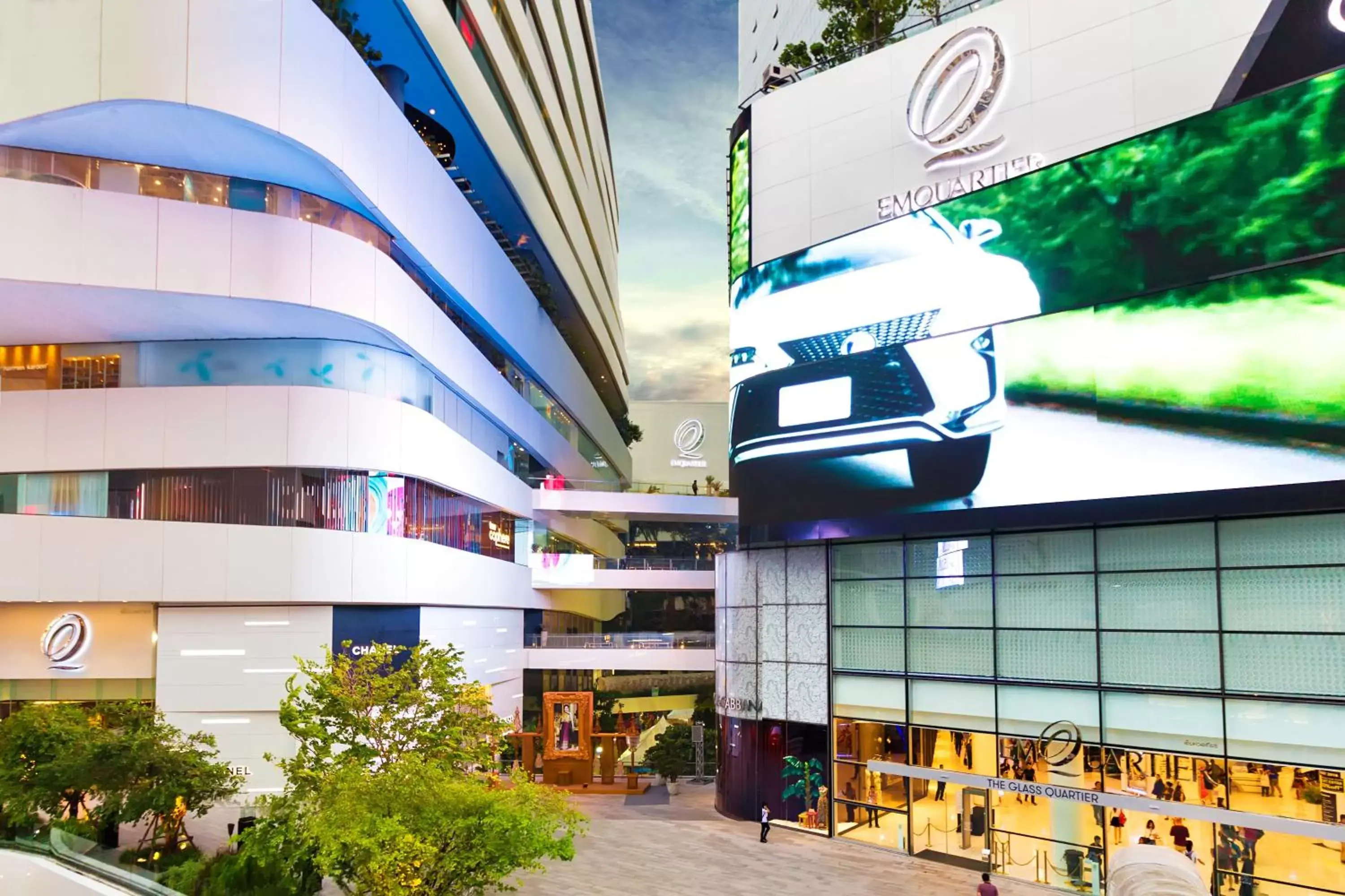 Nearby landmark, Property Building in Holiday Inn Express Bangkok Sukhumvit 11, an IHG Hotel