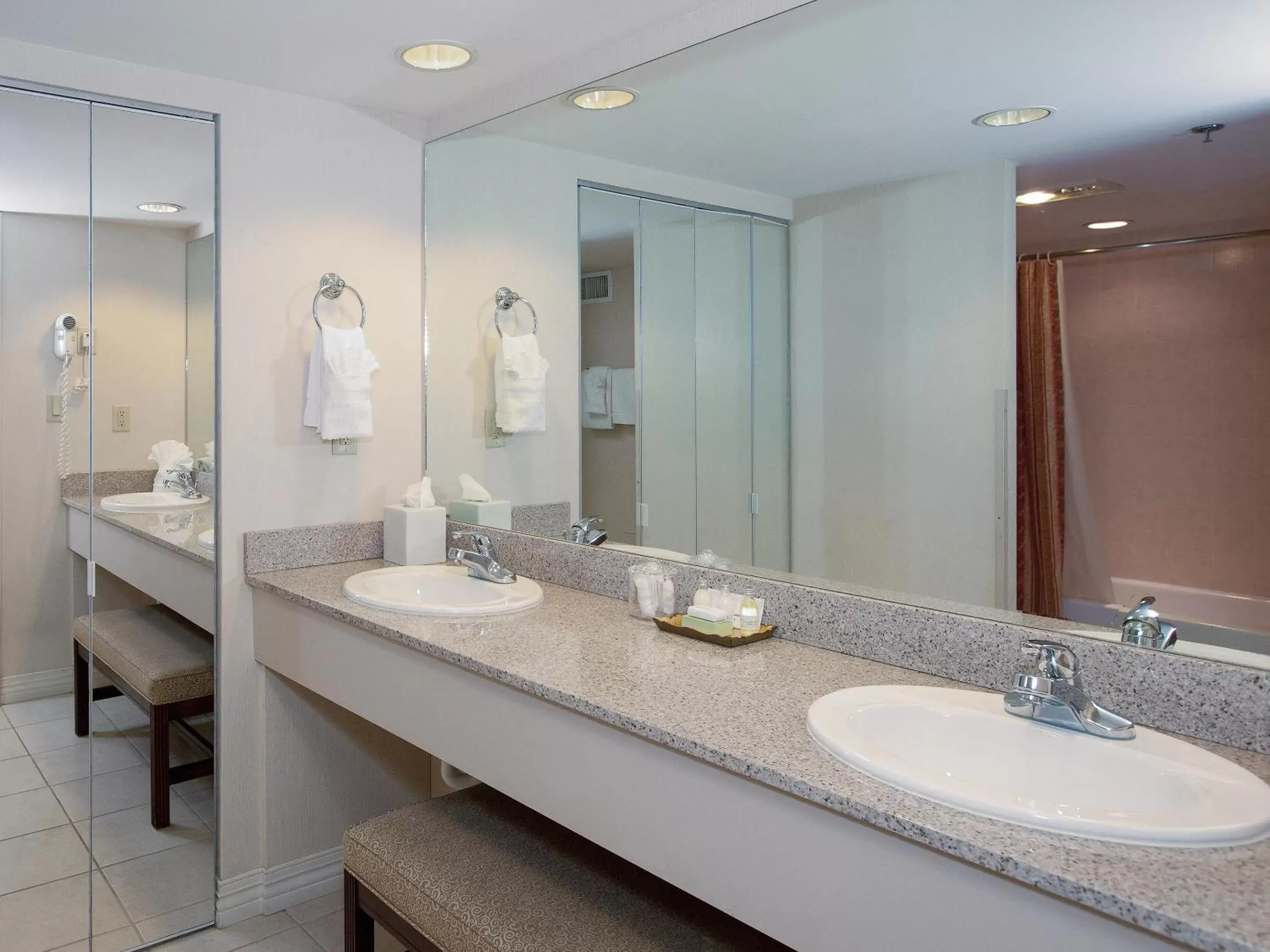 Bathroom in Music Road Resort Hotel and Inn