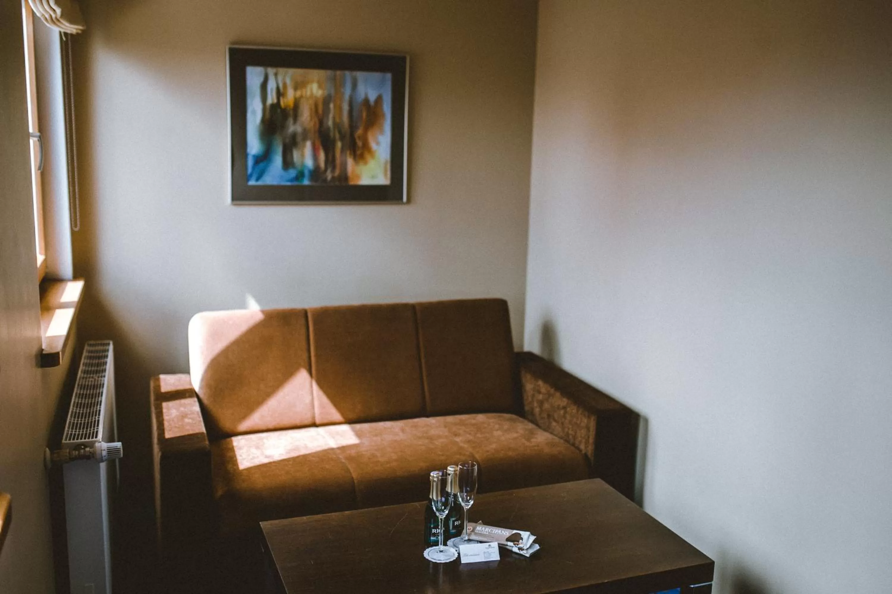 Seating area in Hanza Hotel