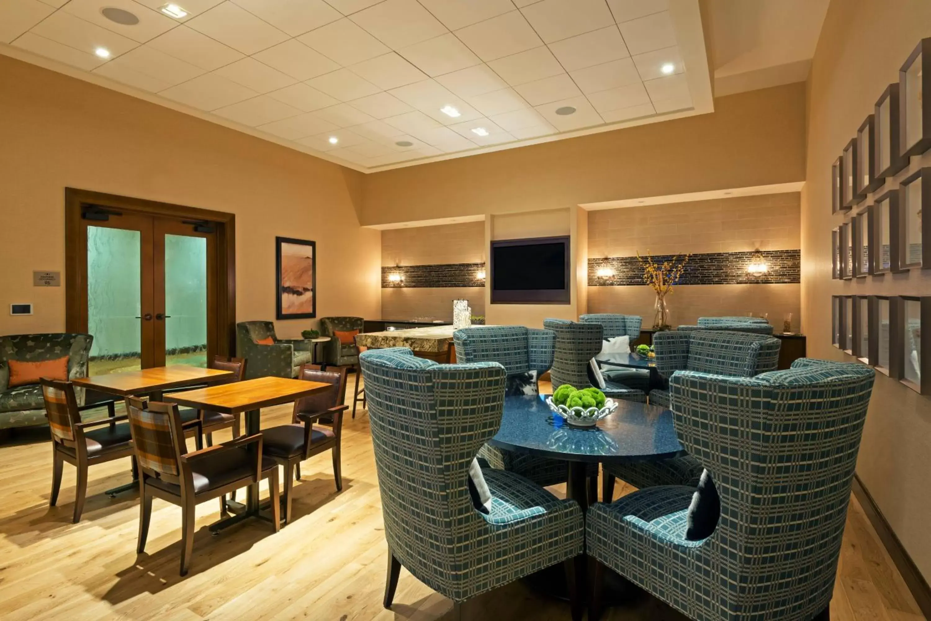 Lounge or bar, Seating Area in Denver Marriott Westminster