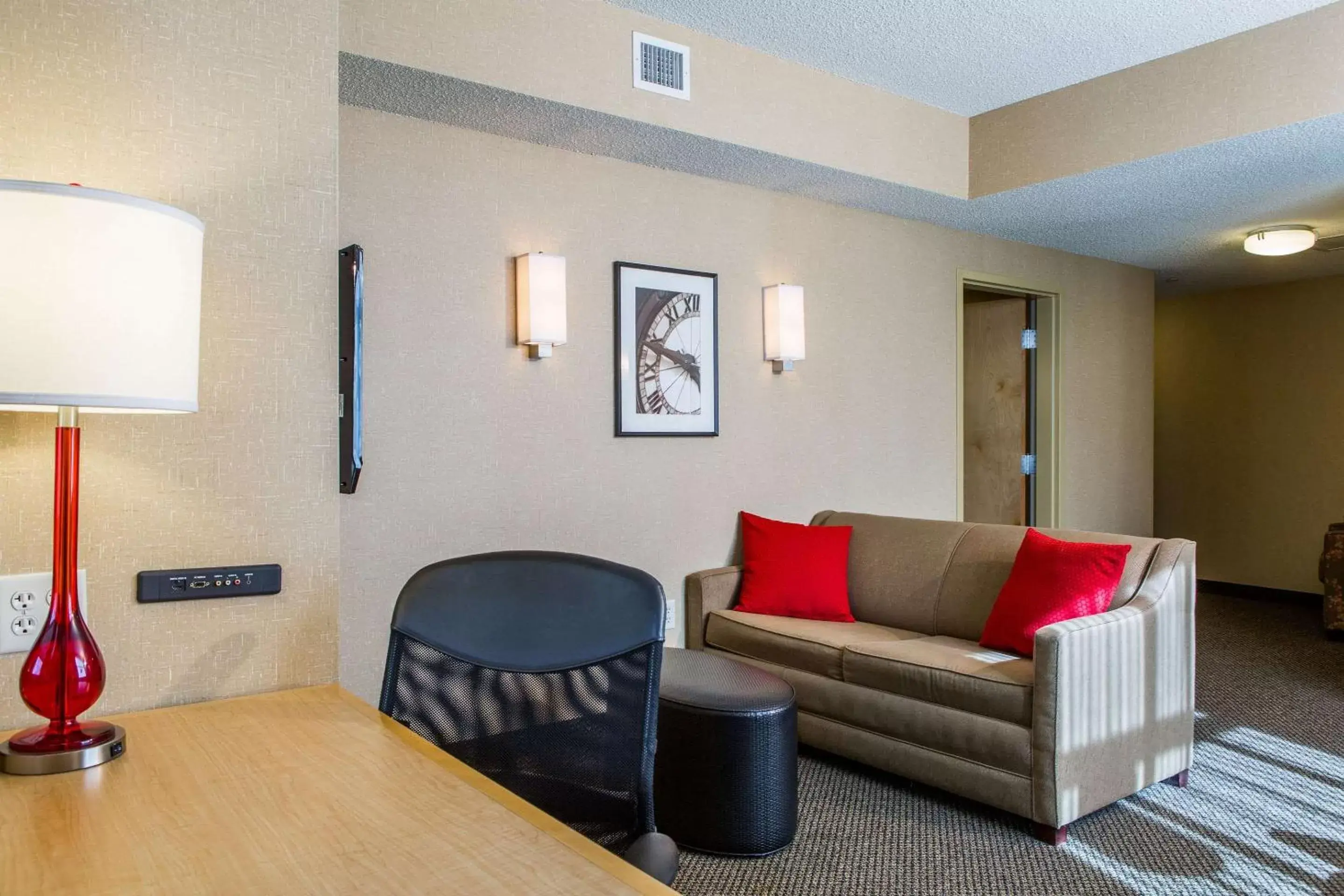 Photo of the whole room, Seating Area in Cambria Hotel Raleigh-Durham Airport