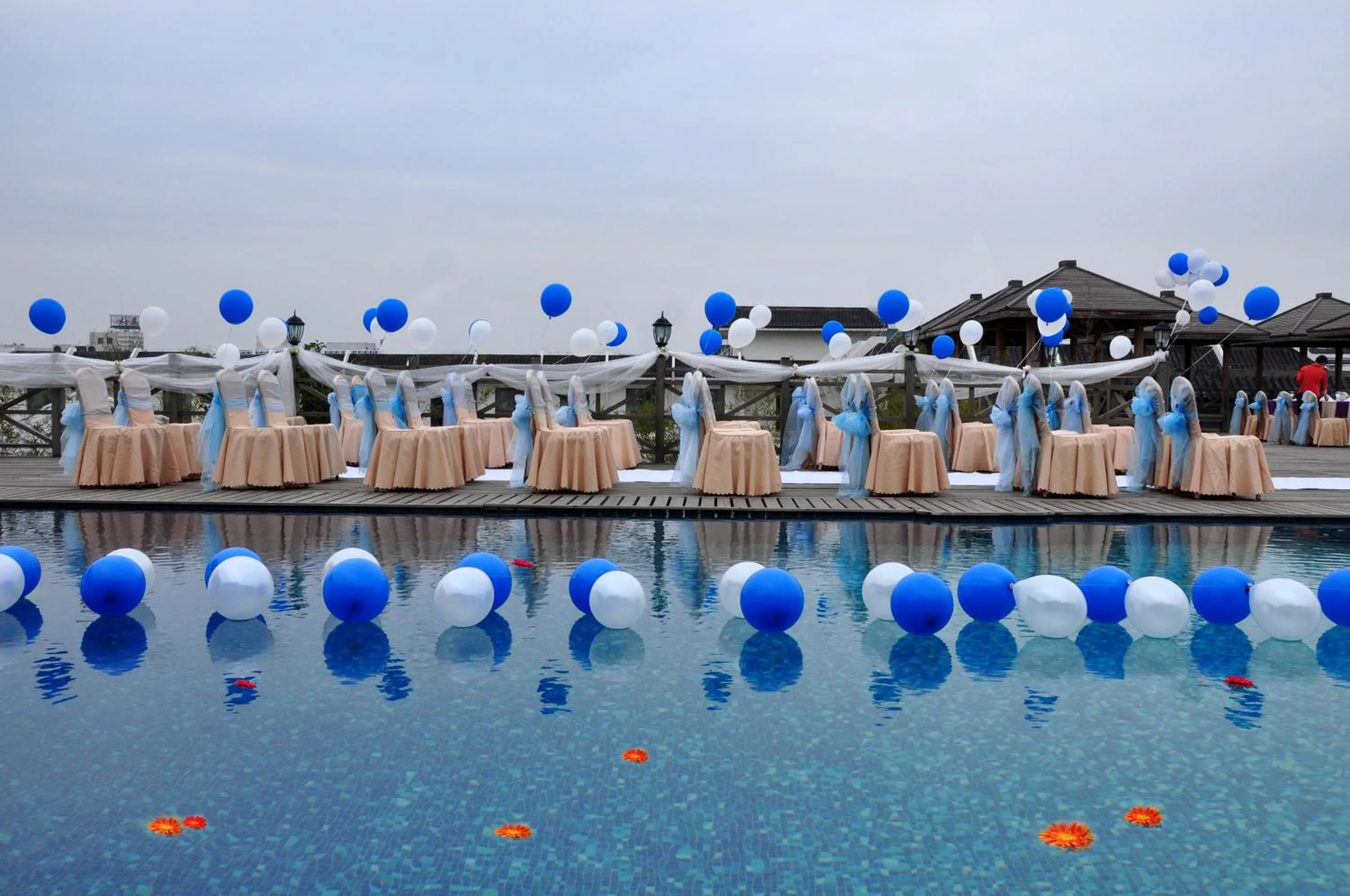Swimming pool in Wyndham Garden Suzhou