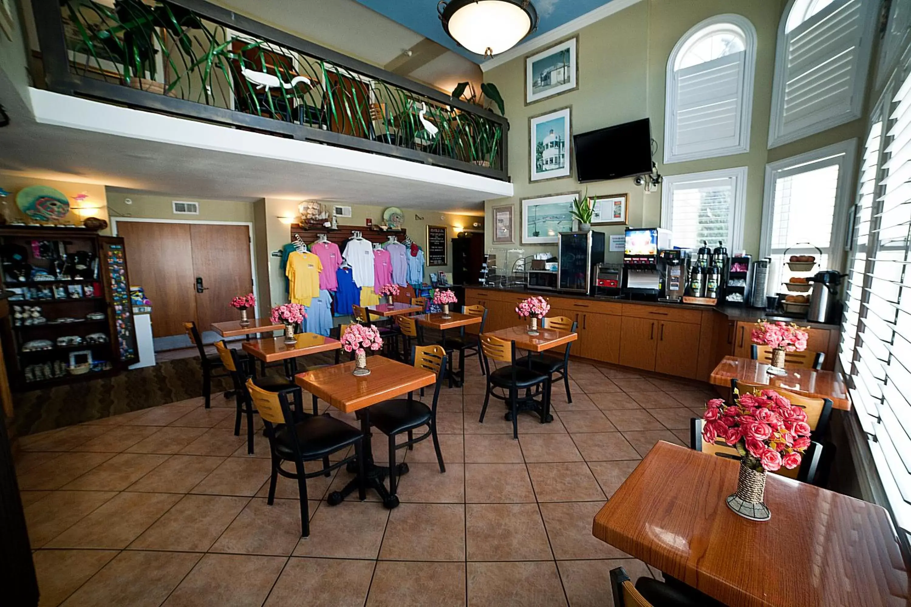 Continental breakfast, Restaurant/Places to Eat in DeSoto Beach Hotel