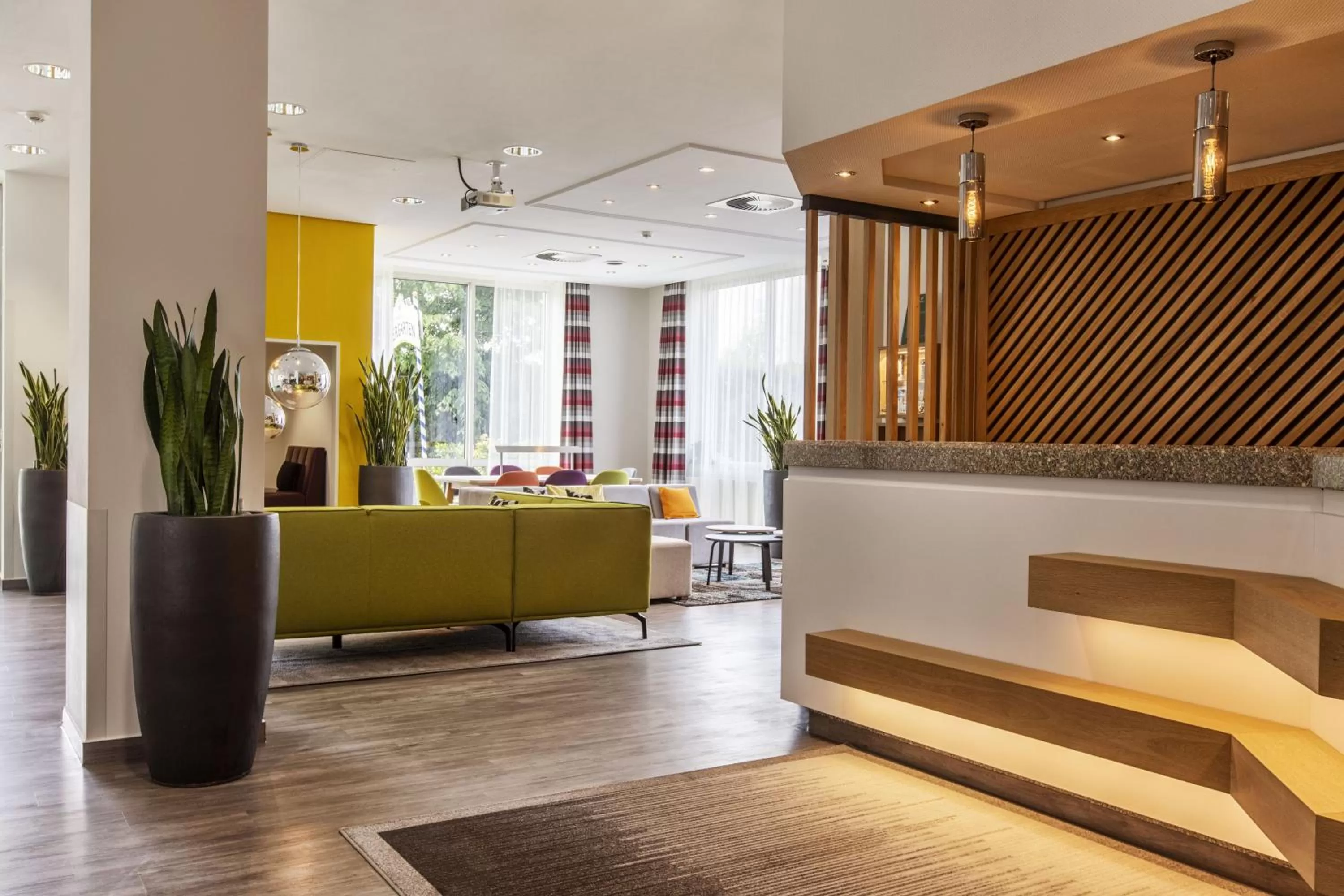Lobby or reception in Holiday Inn Düsseldorf-Neuss by IHG