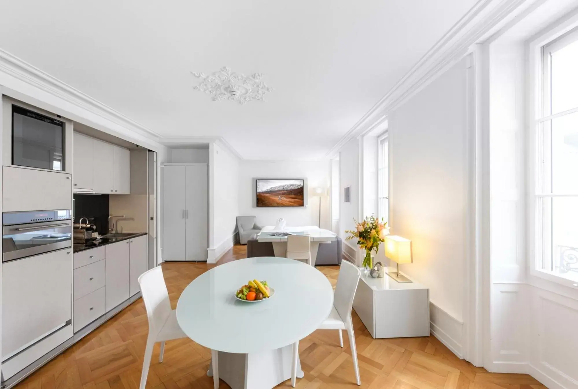 Kitchen or kitchenette, Dining Area in Swiss Luxury Apartments