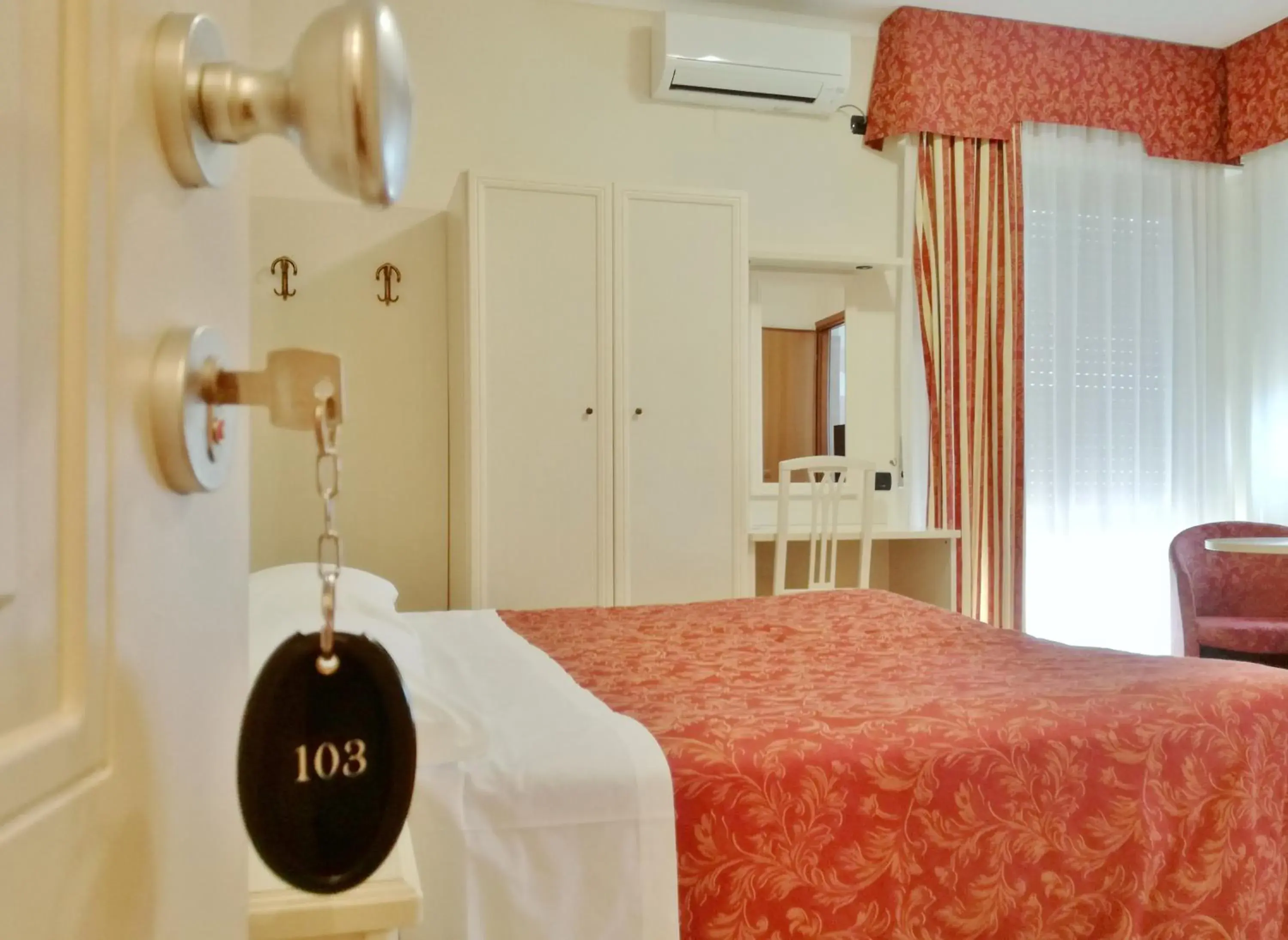 Photo of the whole room, Bed in Gold Hotel