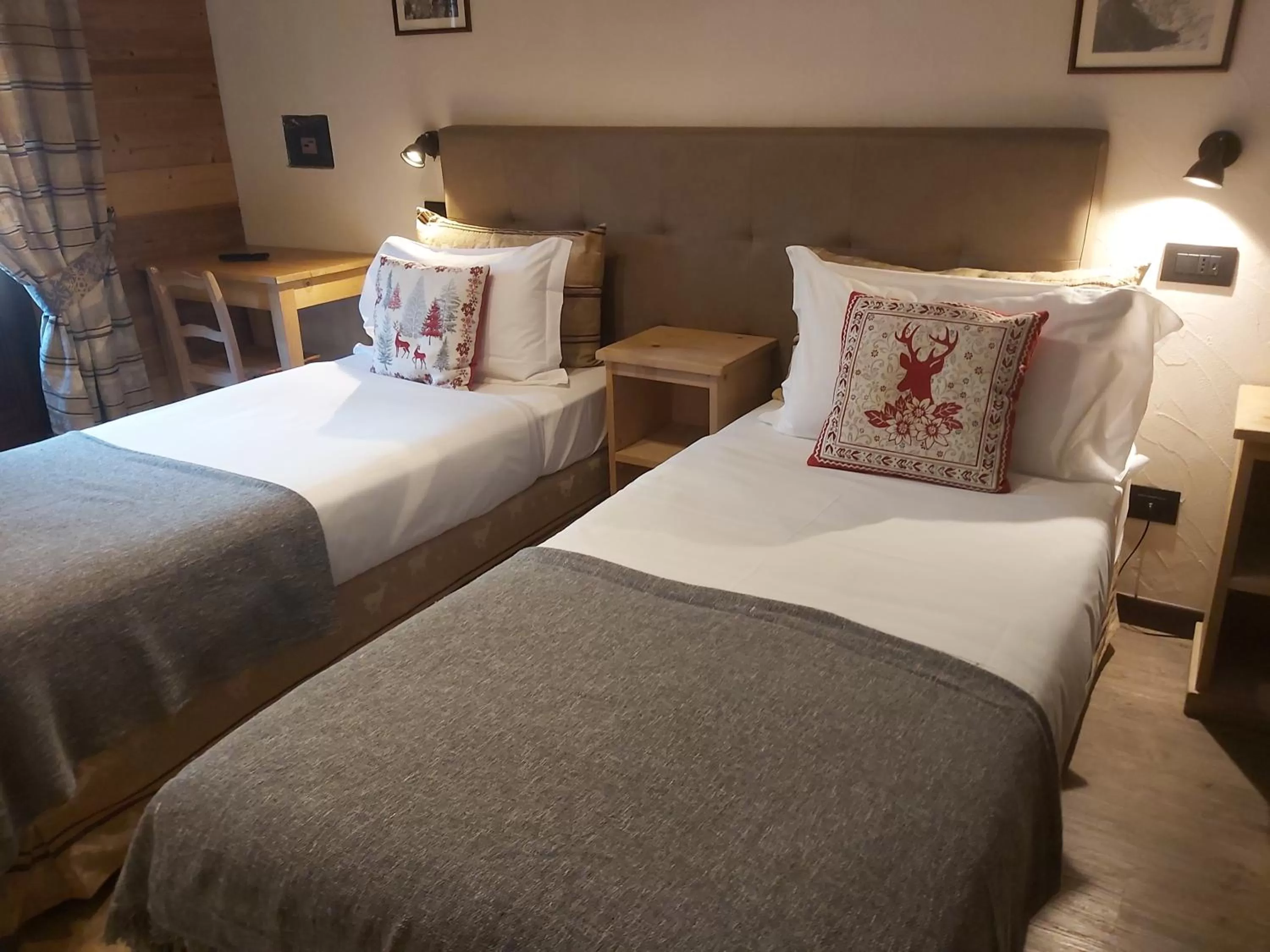 Bed in Hotel Astoria