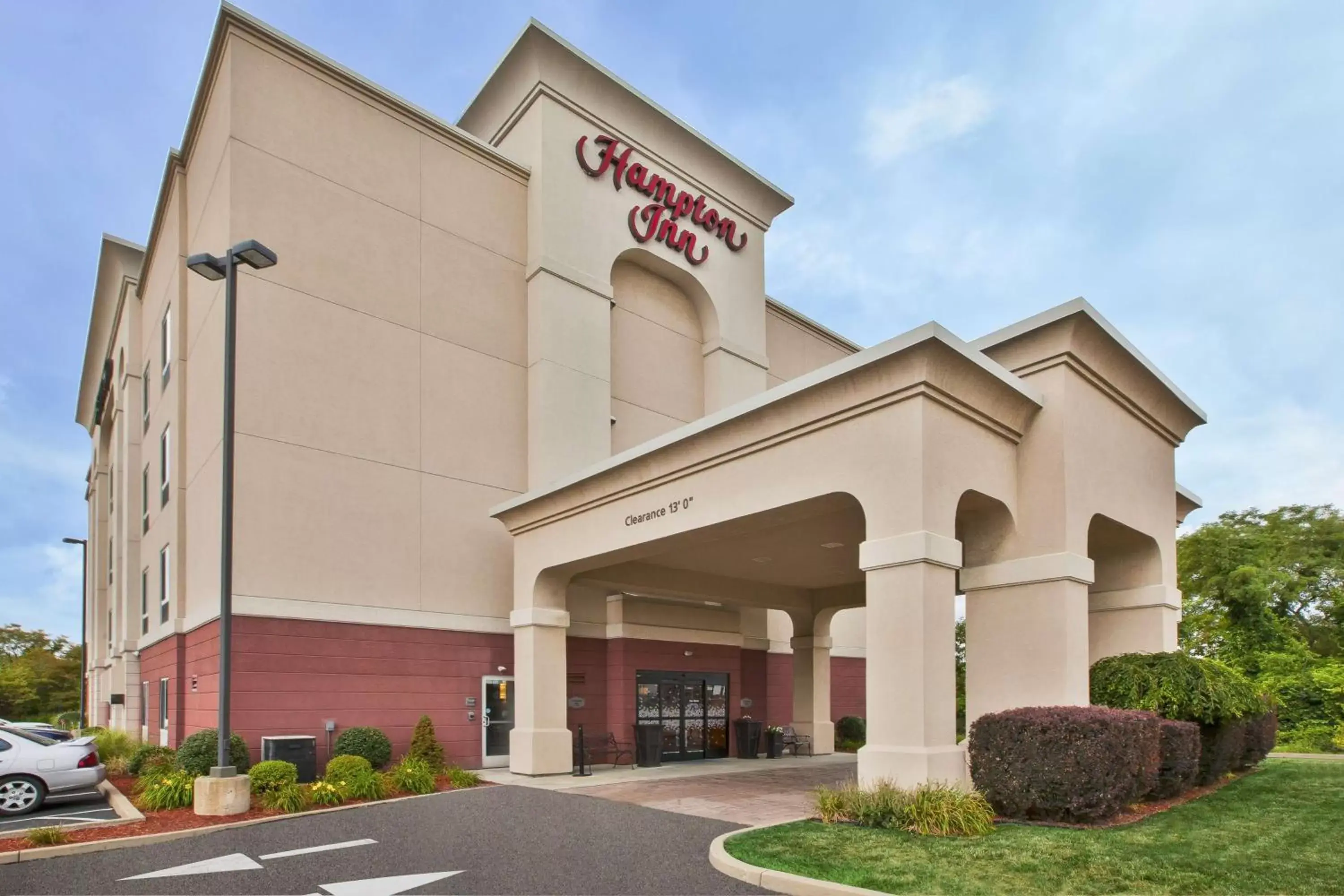 Property building in Hampton Inn Pittsburgh Area-Beaver Valley-Center Township Property building in Hampton Inn Pittsburgh Area-Beaver Valley-Center Township