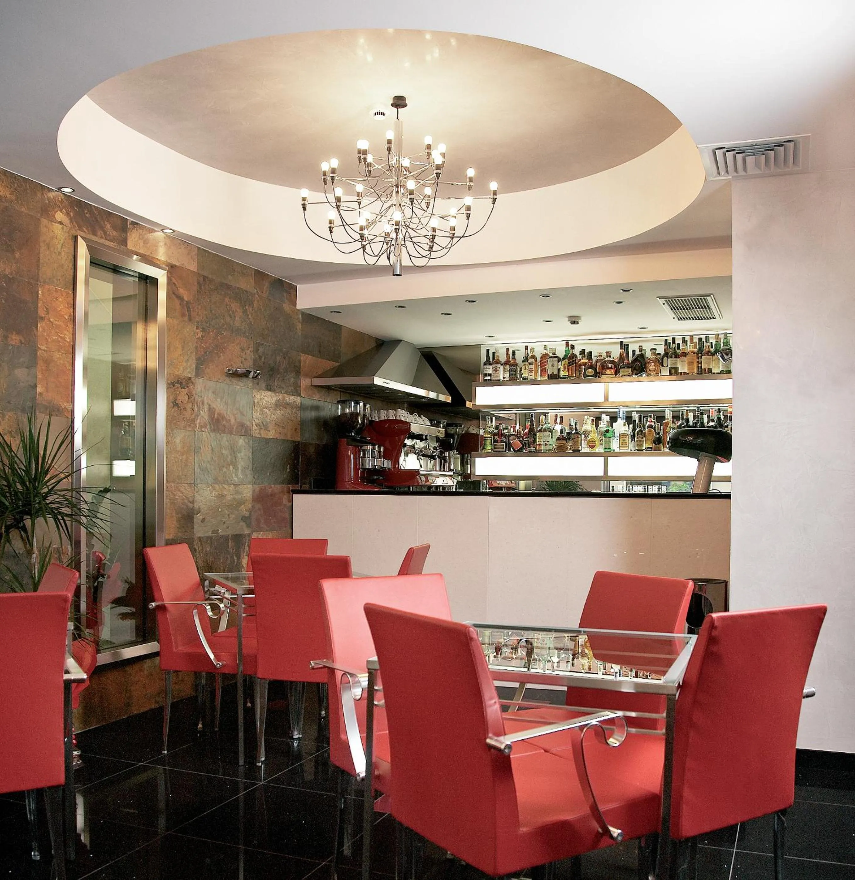 Lounge or bar in Victoria Hotel