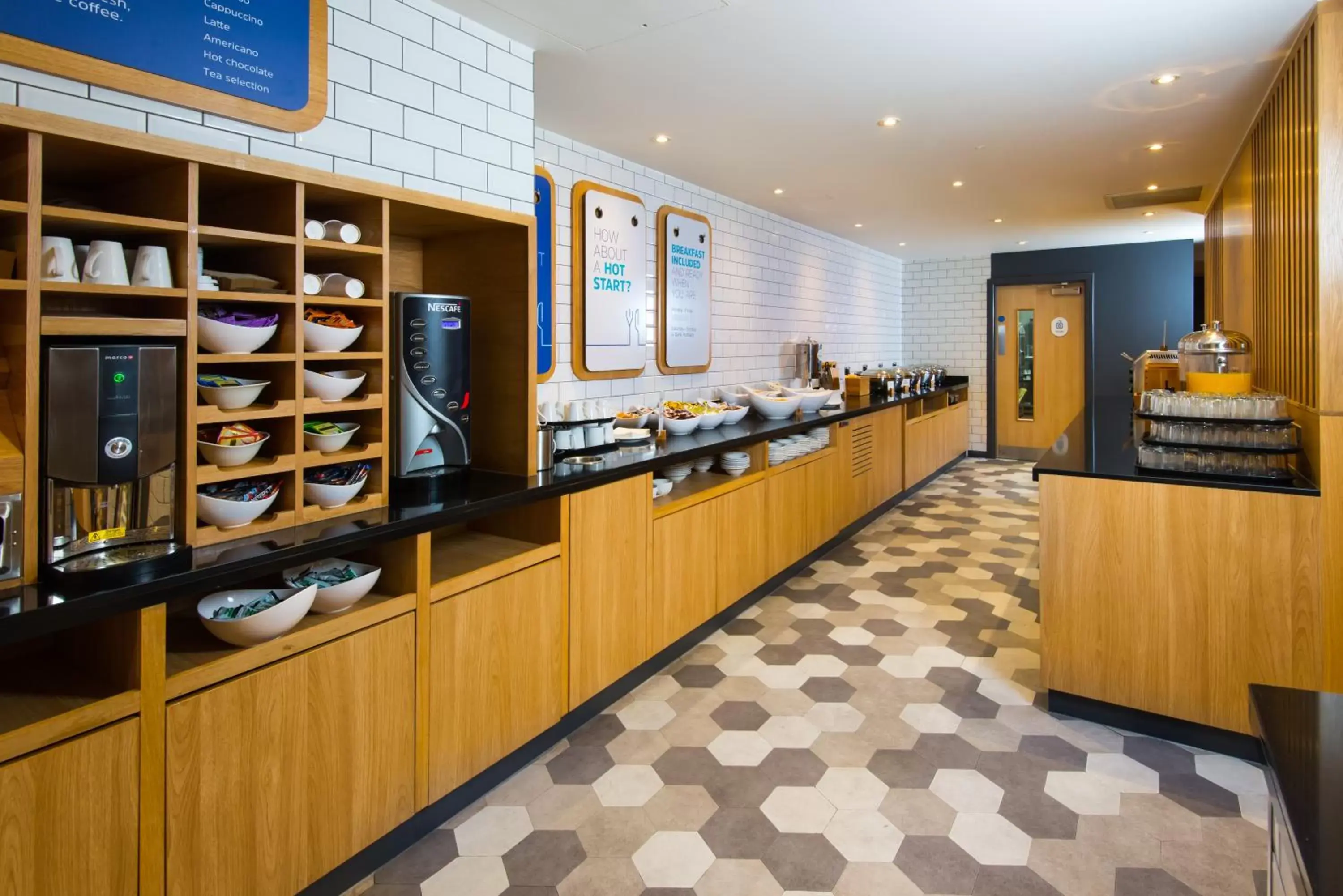 Restaurant/Places to Eat in Holiday Inn Express London-Hammersmith, an IHG Hotel