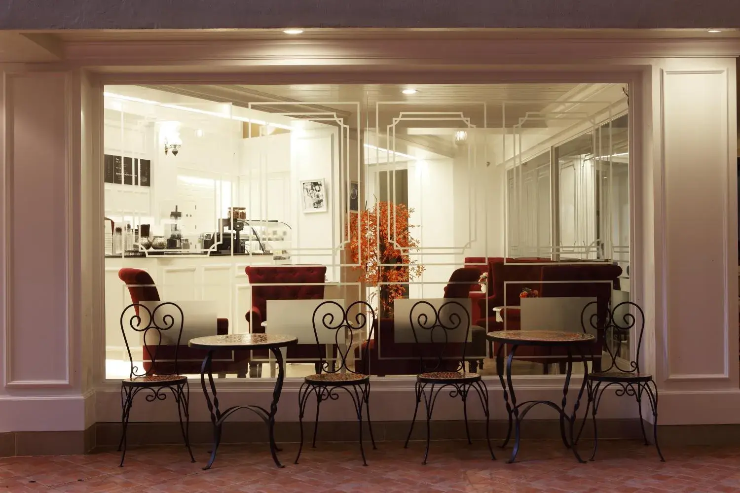 Lounge/Bar in Violet Tower at Khaosan Palace