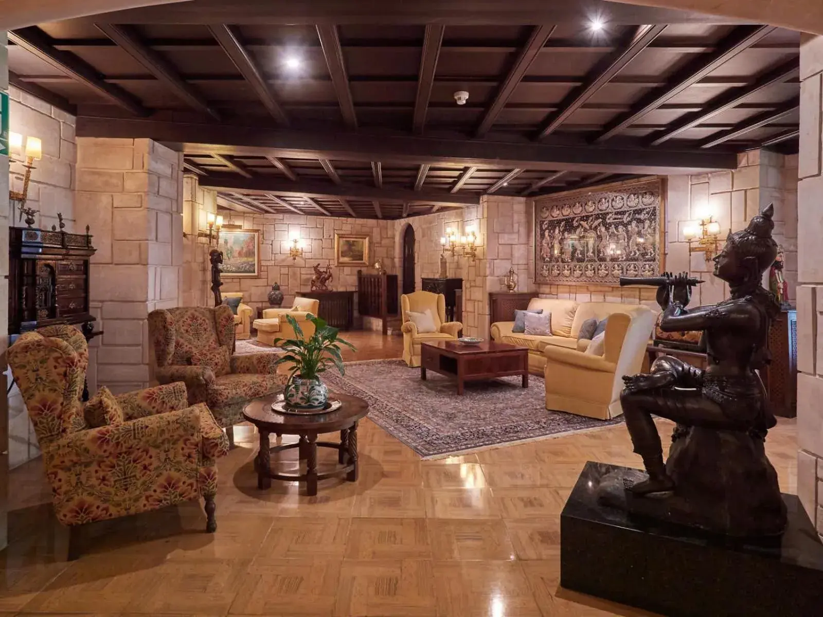 Communal lounge/ TV room, Lobby/Reception in Hotel Bon Sol Resort & Spa