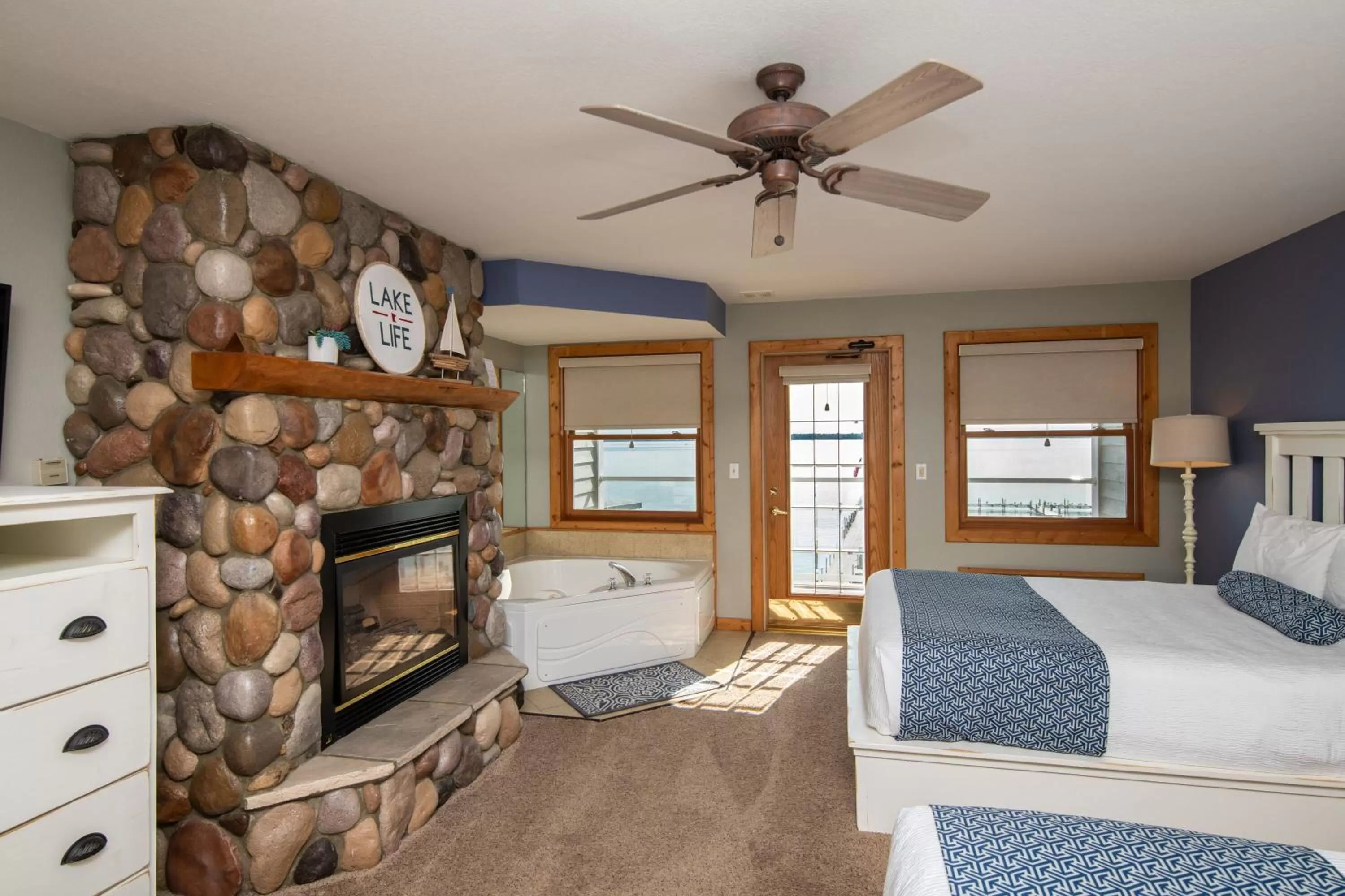 Bed in Quarterdeck Resort