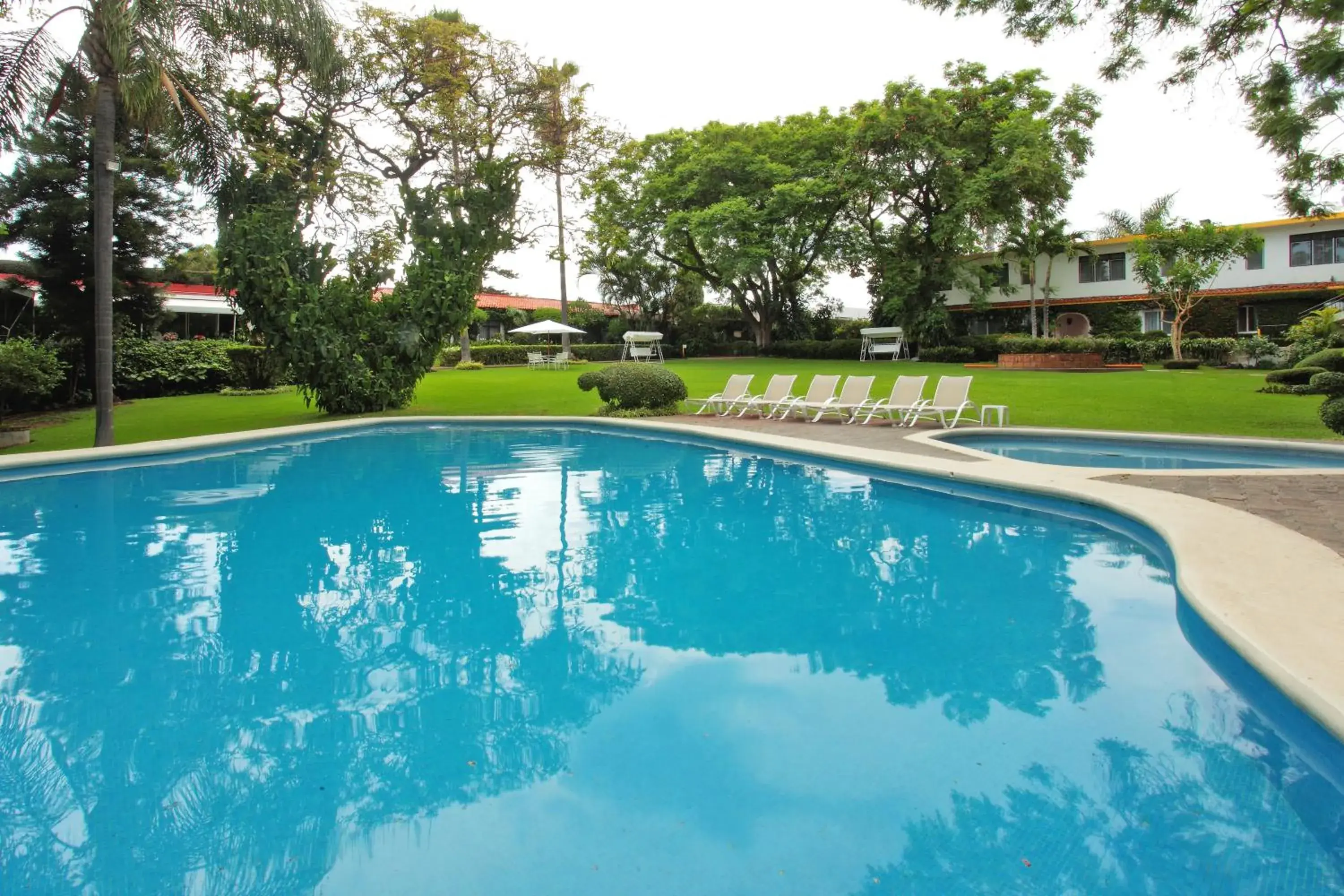 Swimming Pool in Hotel Posada Quinta Las Flores