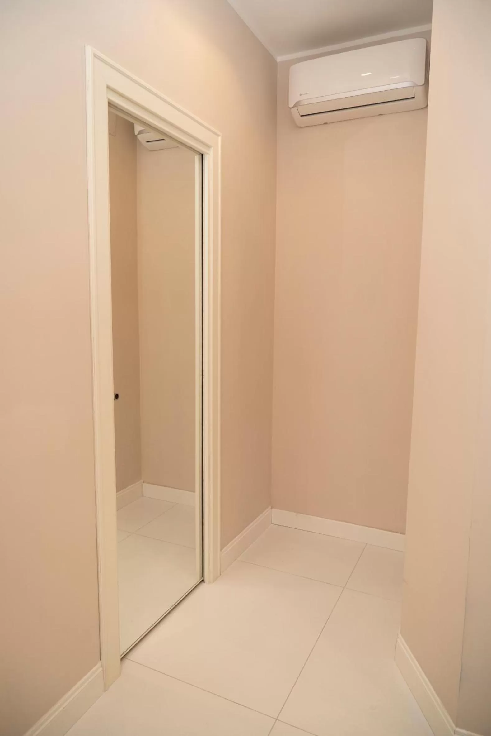 Bedroom, Bathroom in Belvedere Sea Suite