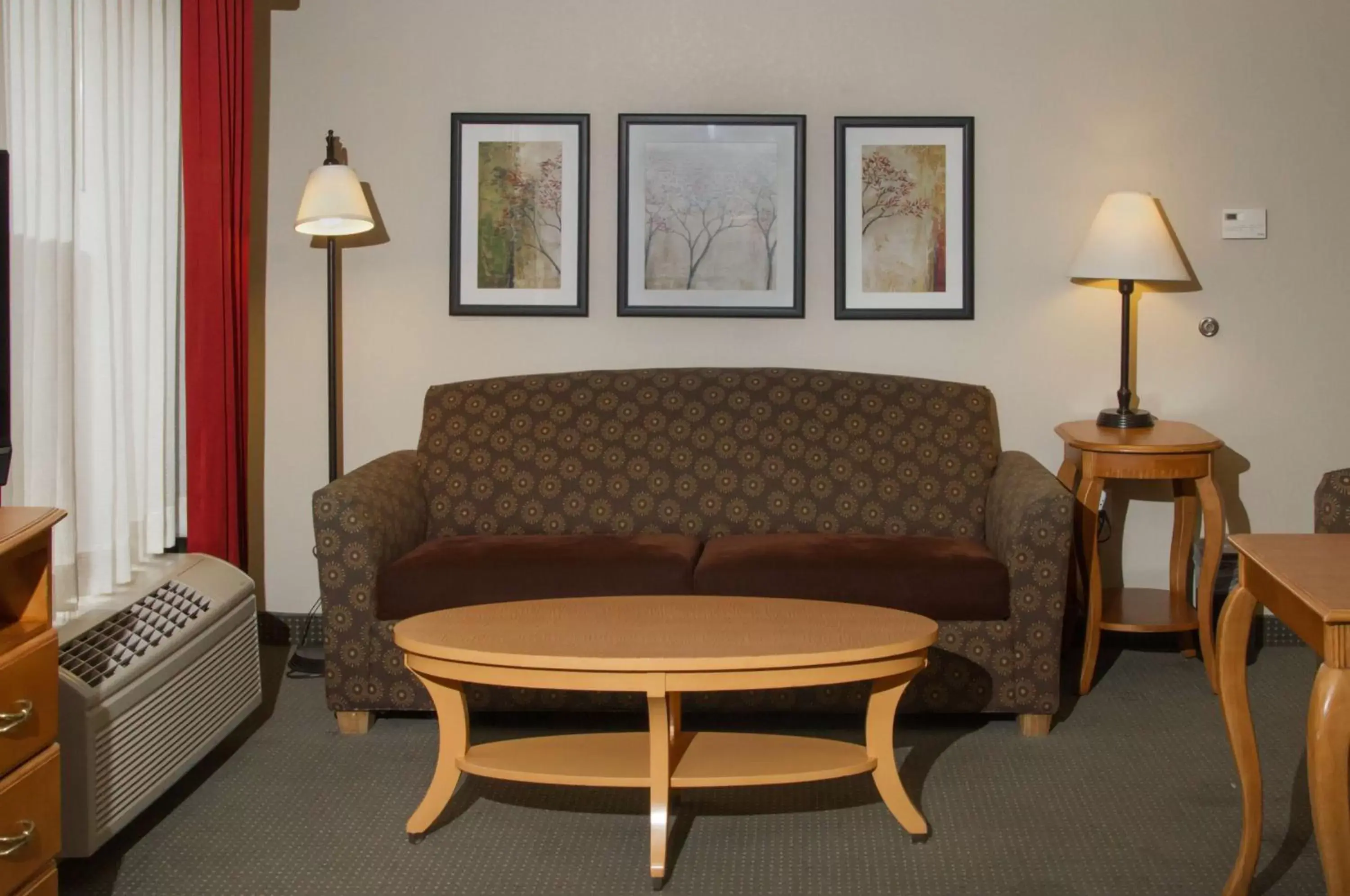 Living room, Seating Area in Hampton Inn Cedar City