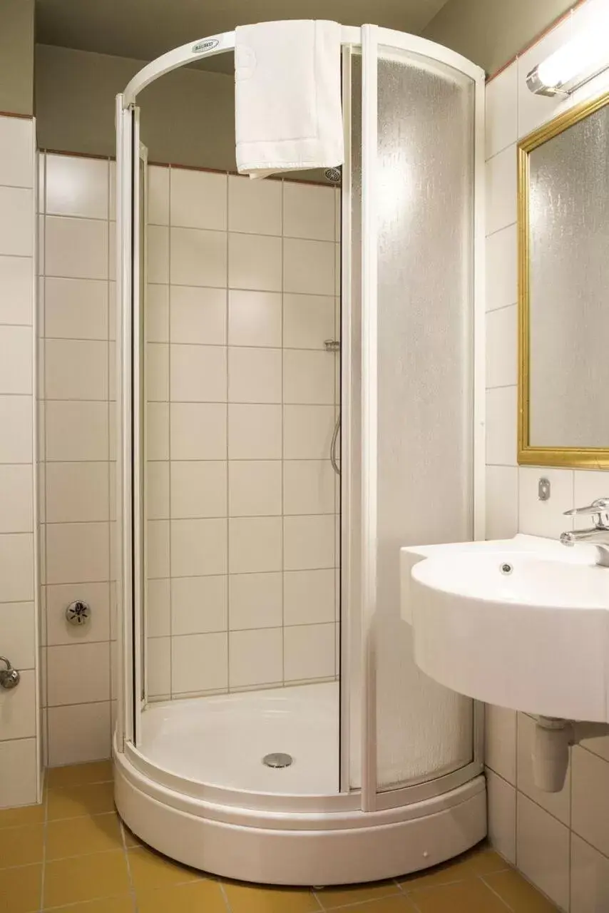 Shower, Bathroom in Grand Hotel Viljandi