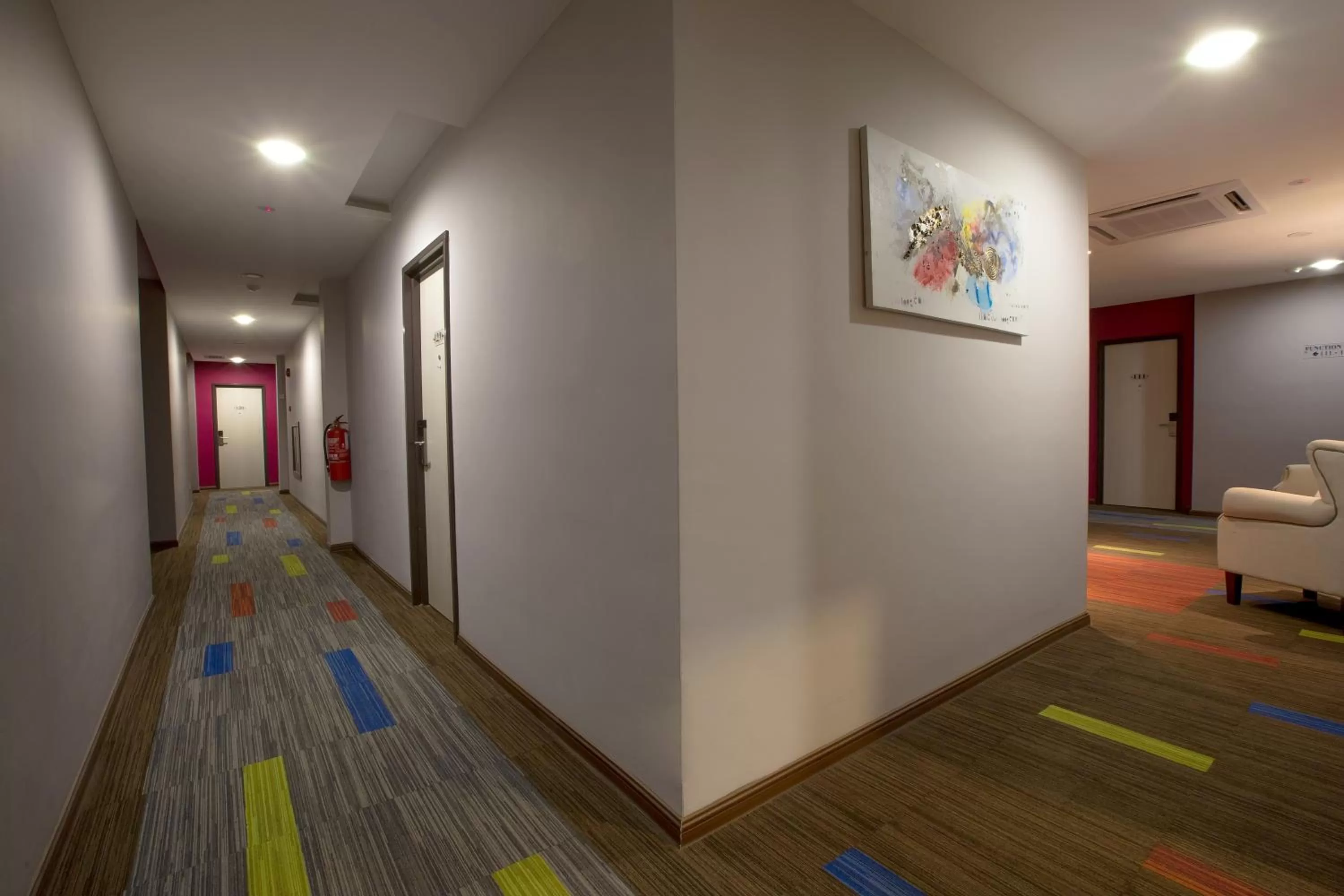 Seating area, Bed in INDRA HOTEL - BOUTIQUE SUITES