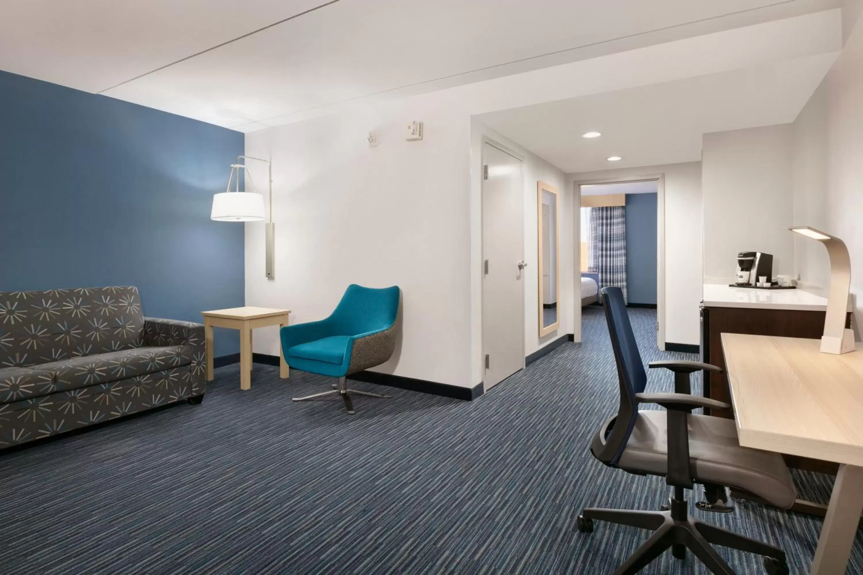 Living room, Seating Area in Holiday Inn Express Hotel & Suites Norfolk Airport, an IHG Hotel