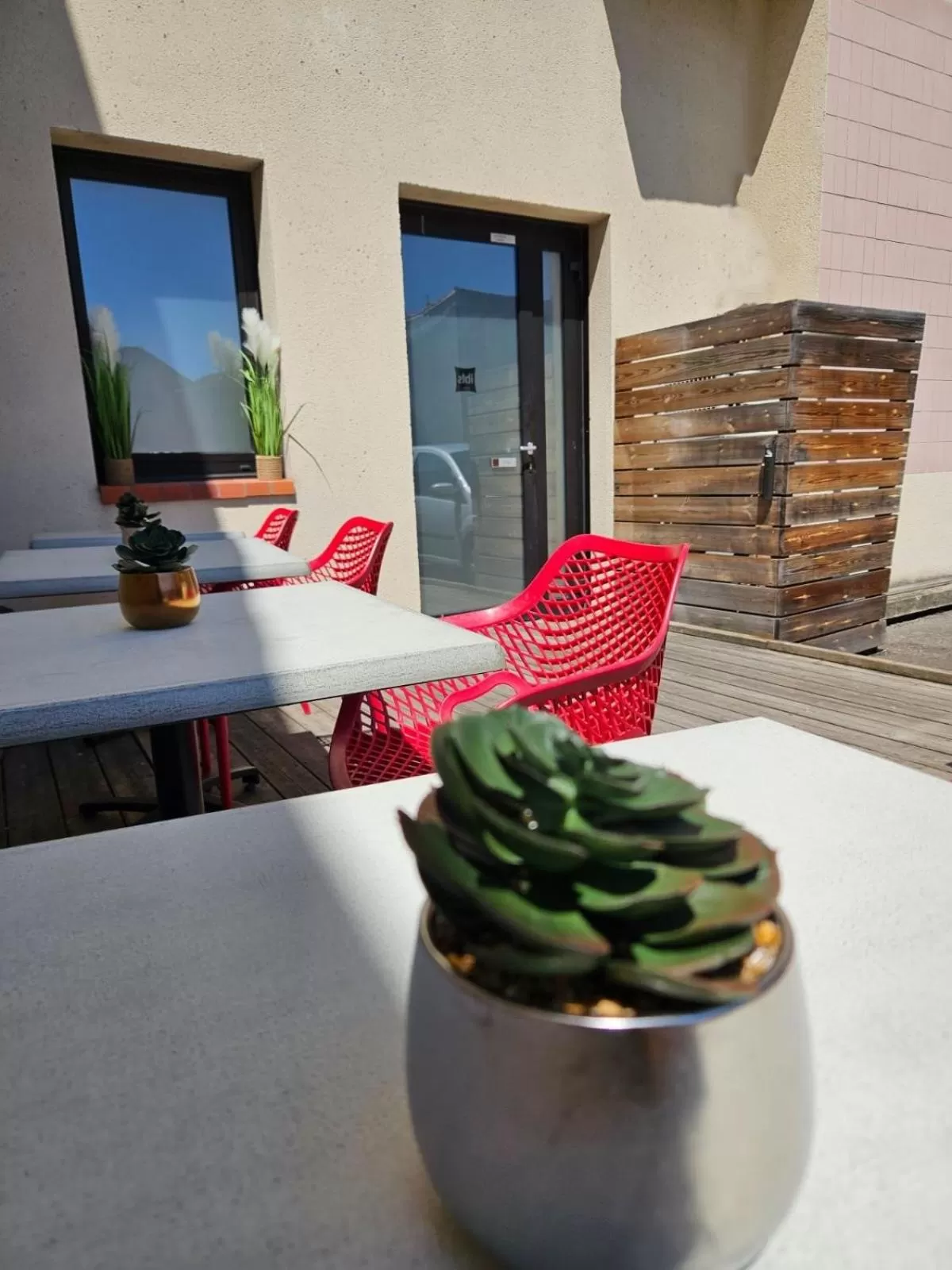 Patio in Ibis Agen Centre Gare