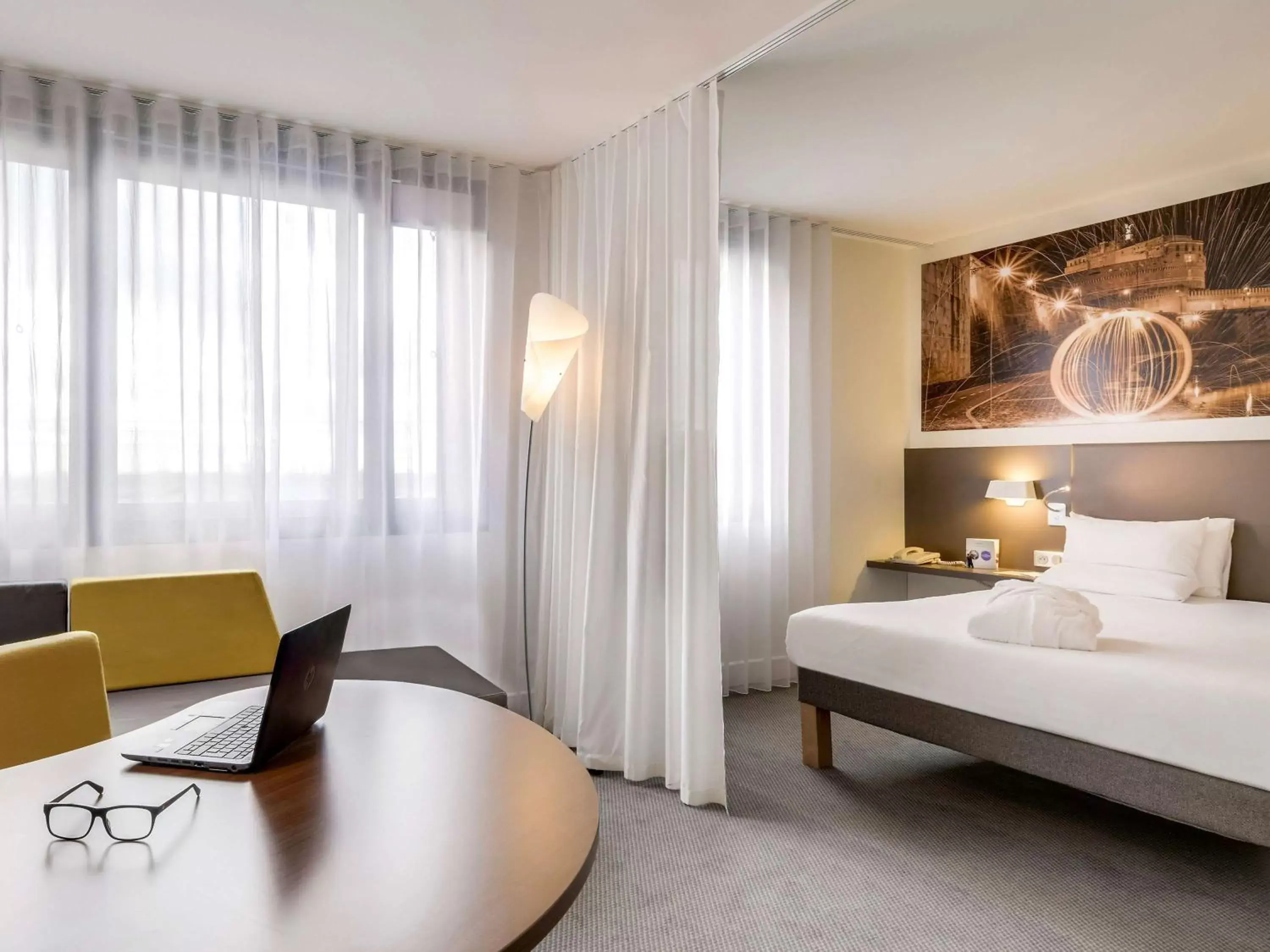 Bedroom, Bed in Novotel Suites Paris CDG Airport Villepinte