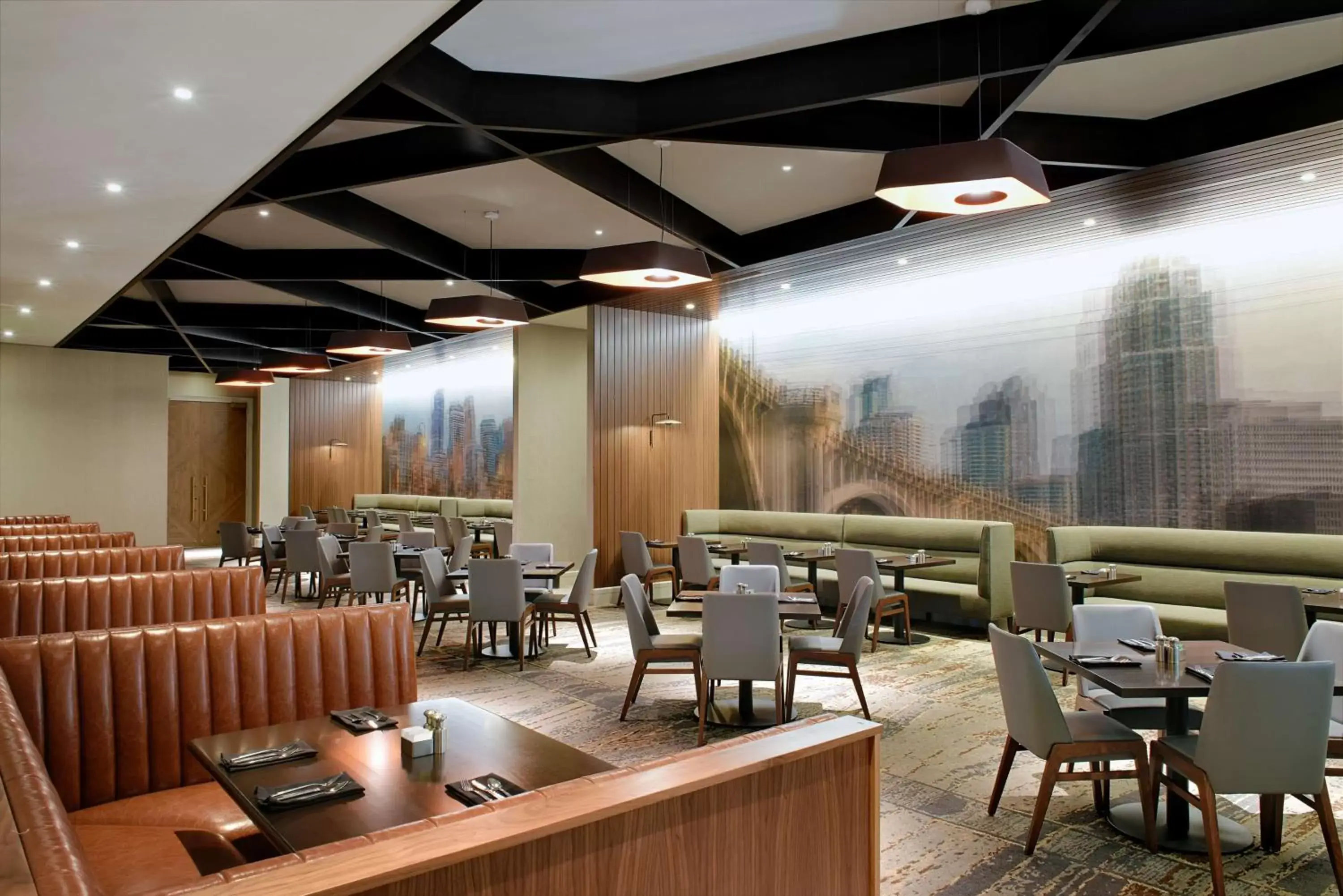 Restaurant/places to eat in Hilton Minneapolis Restaurant/places to eat in Hilton Minneapolis