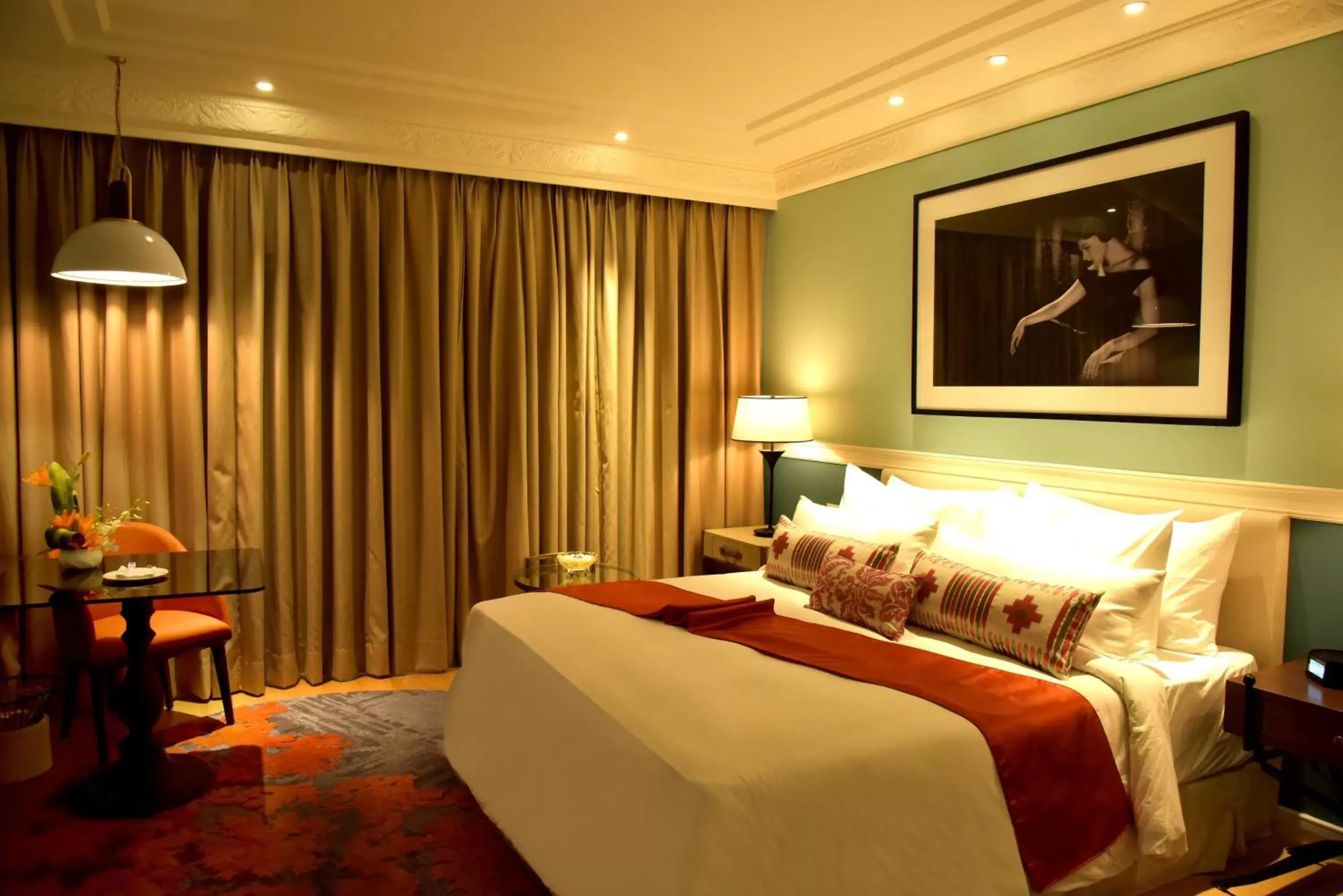 Bedroom, Bed in Radisson Hotel Shimla