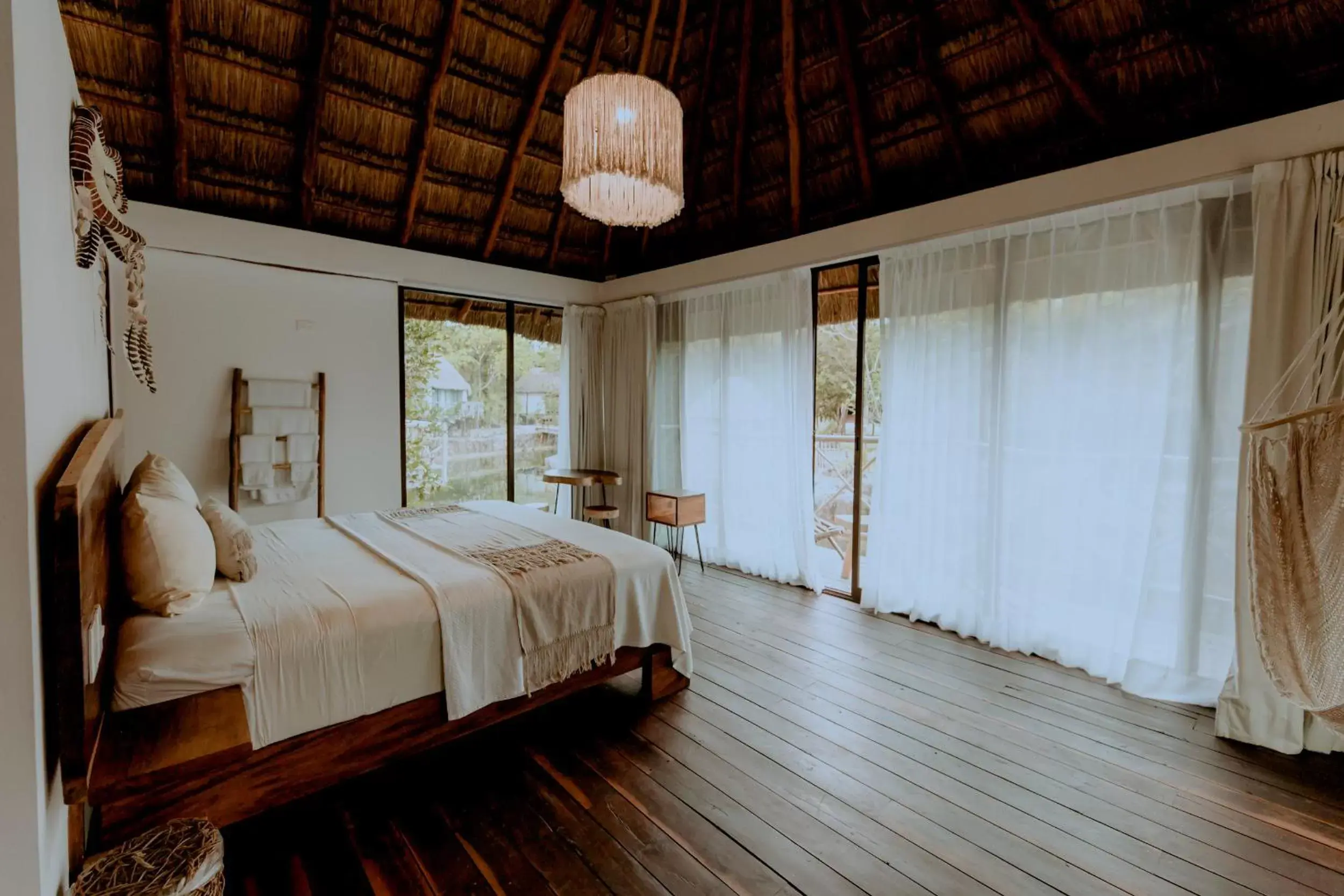 Photo of the whole room, Bed in Zamna eco-lodge Tulum