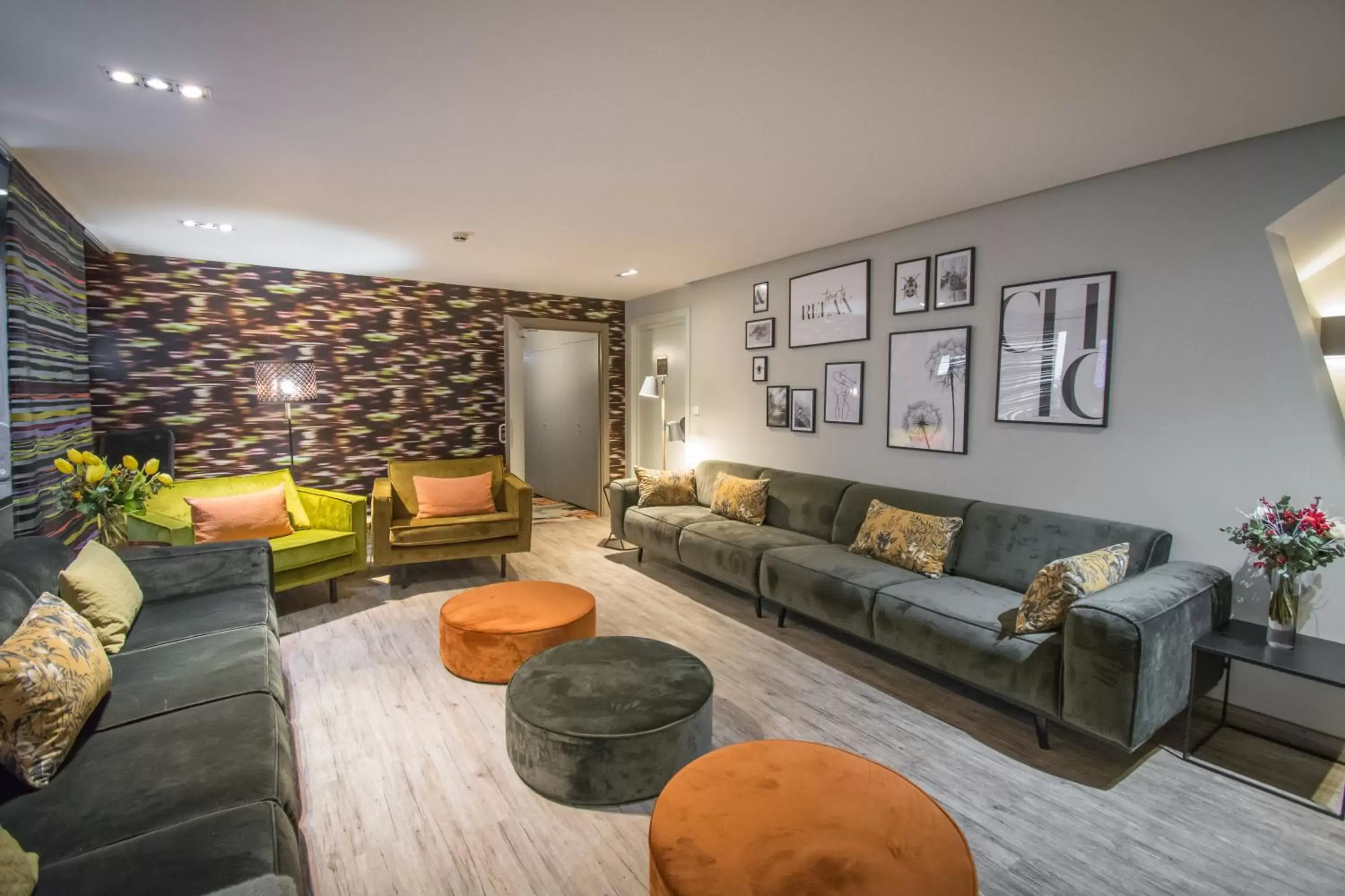 Lobby or reception in Hôtel Couvent du Franciscain Centre ville Lobby or reception in Hôtel Couvent du Franciscain Centre ville