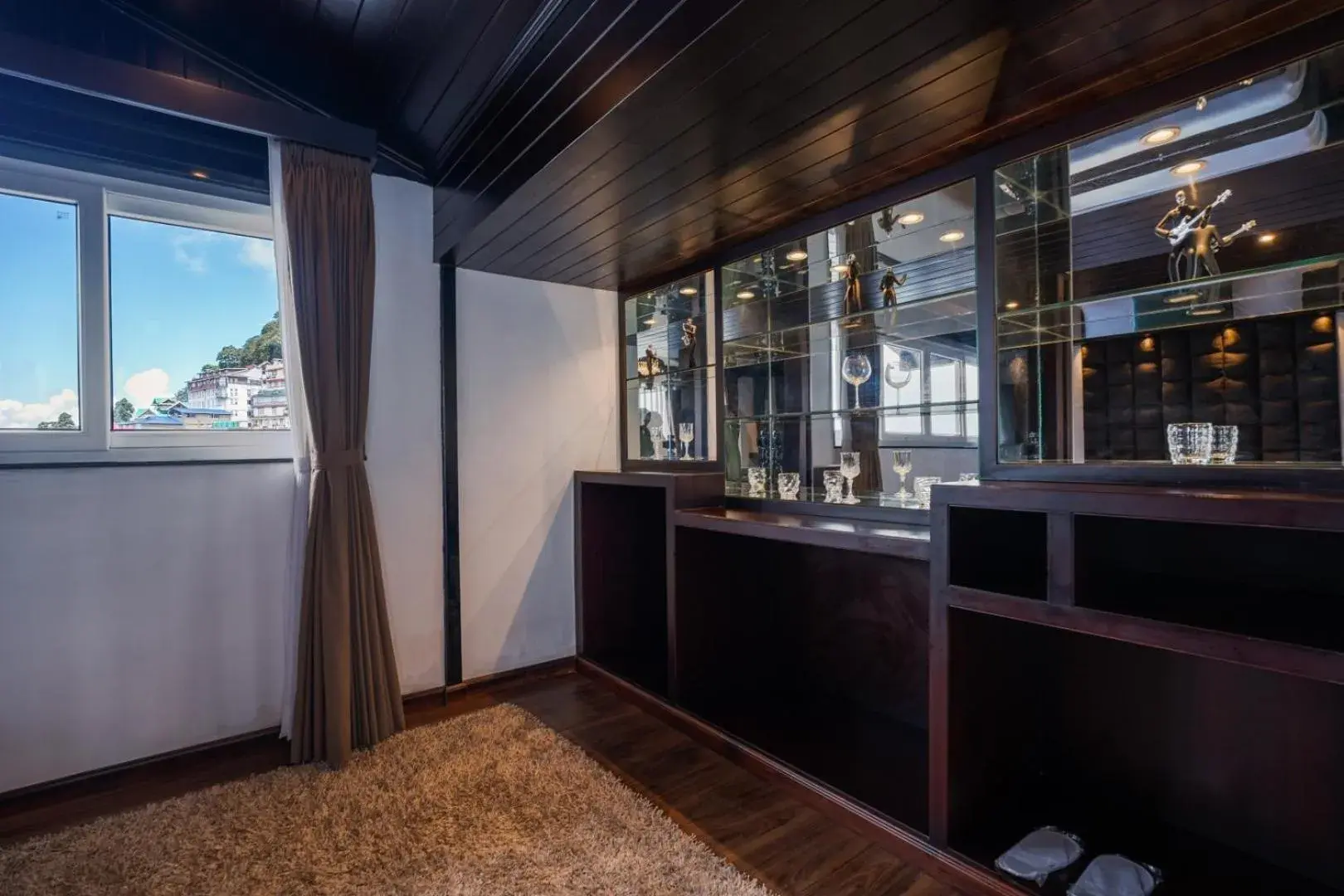 Living room in The West Gate Posada By Summit Living room in The West Gate Posada By Summit