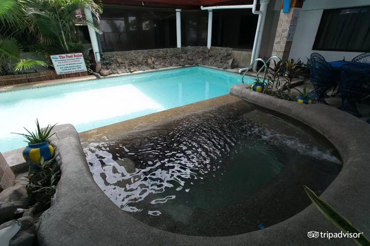 Swimming pool in Arizona Beach Resort, Subic Bay, Philippines 2200