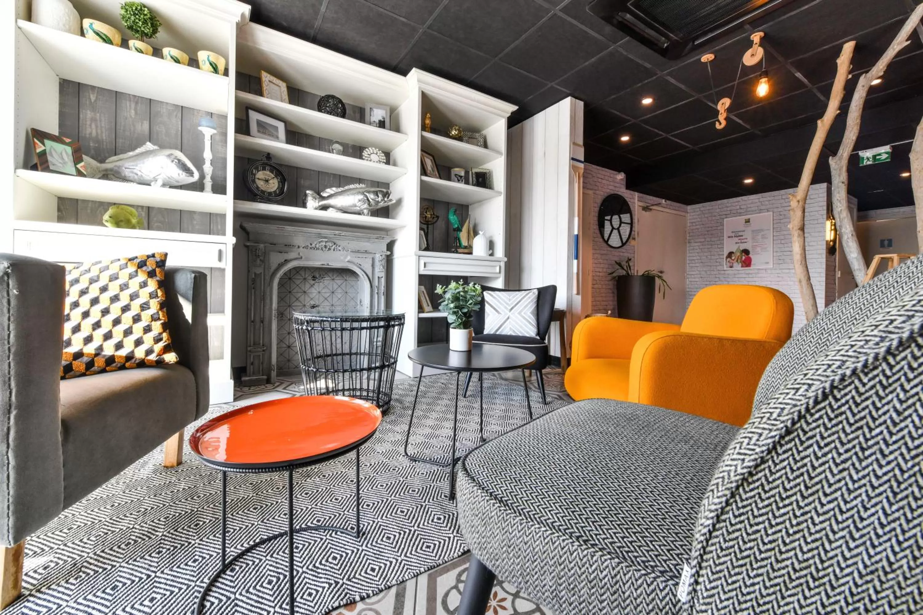 Living room in ibis styles La Rochelle Thalasso Chatelaillon